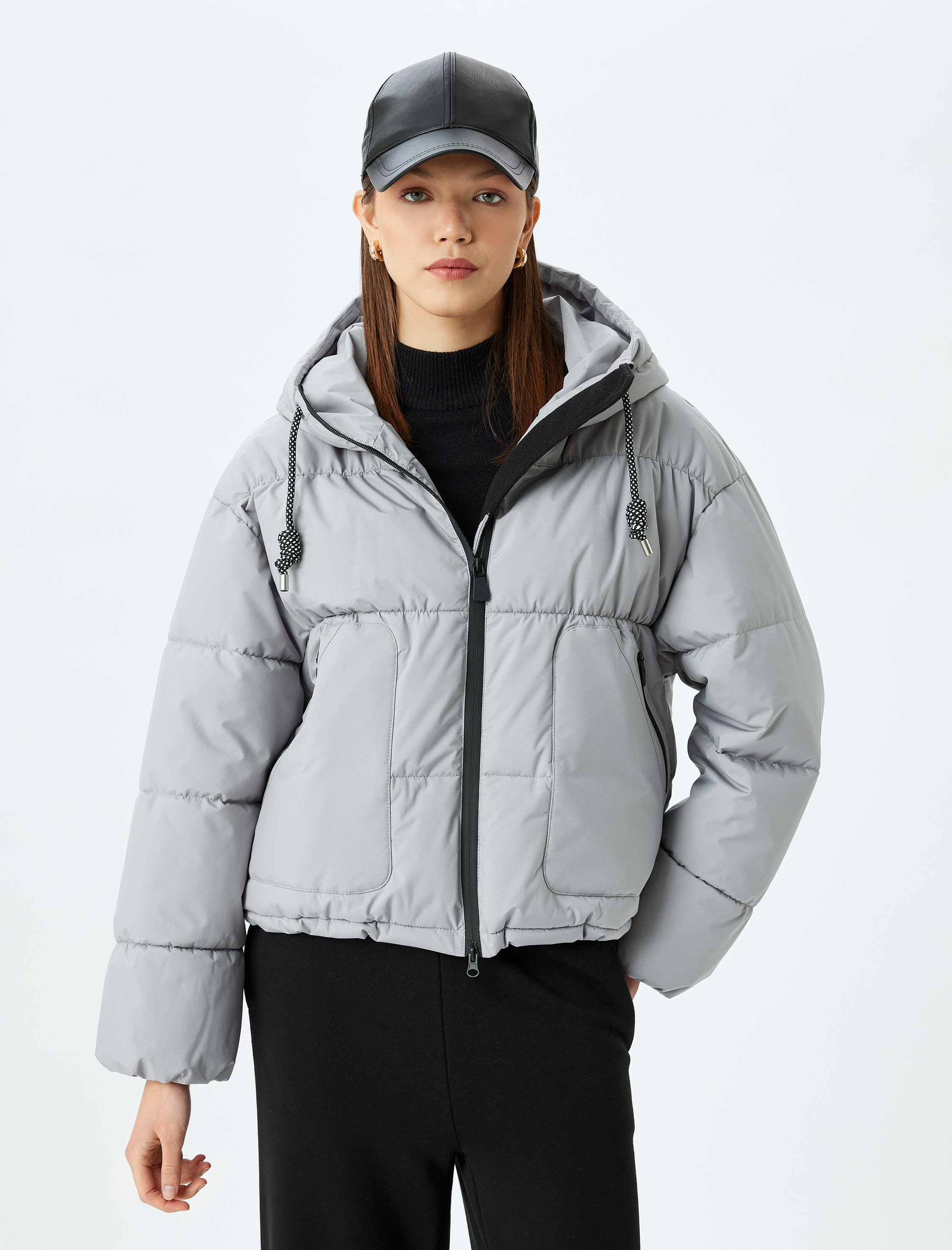   Kapüşonlu Fermuarlı Cep Detaylı Kapitone Oversize Şişme Mont