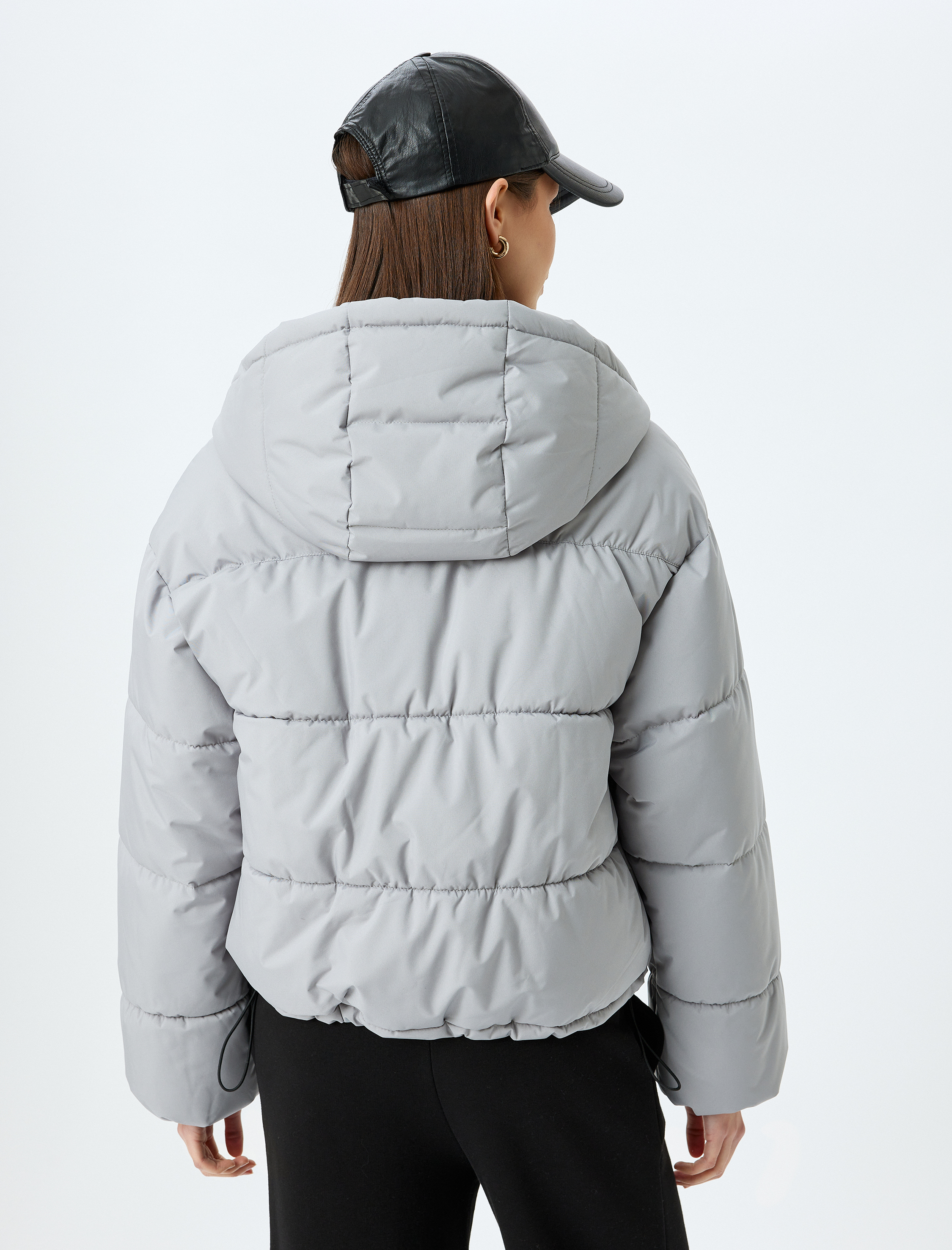   Kapüşonlu Fermuarlı Cep Detaylı Kapitone Oversize Şişme Mont