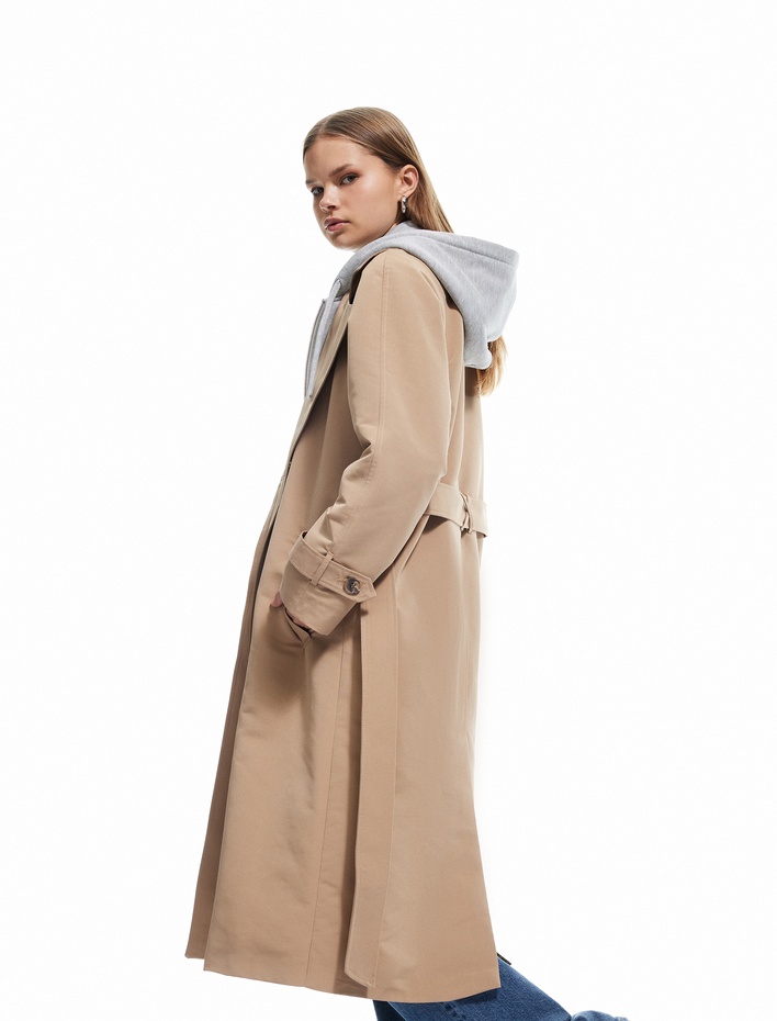  Kapüşonlu Yaka Kuşak Detaylı Düğmeli Cepli Uzun Trençkot