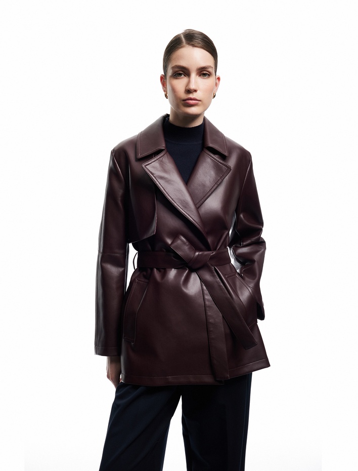  Astarlı Kemerli Rüzgar Kapak Detaylı Cepli Uzun Kollu Kruvaze Suni Deri Trençkot