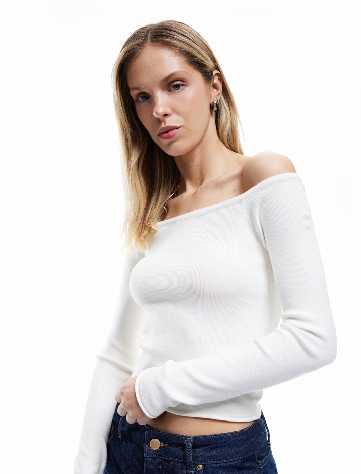  Uzun Kollu Kayık Yaka Triko Kazak