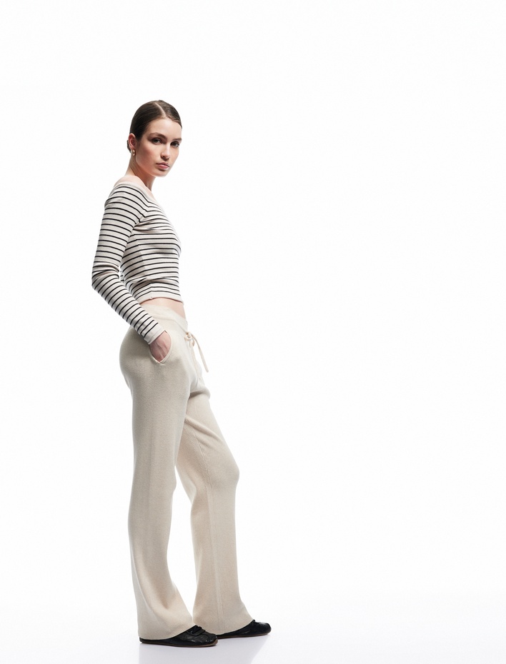  Beli Bağcıklı Cepli Yüksek Bel Düz Bol Paça Triko Pantolon