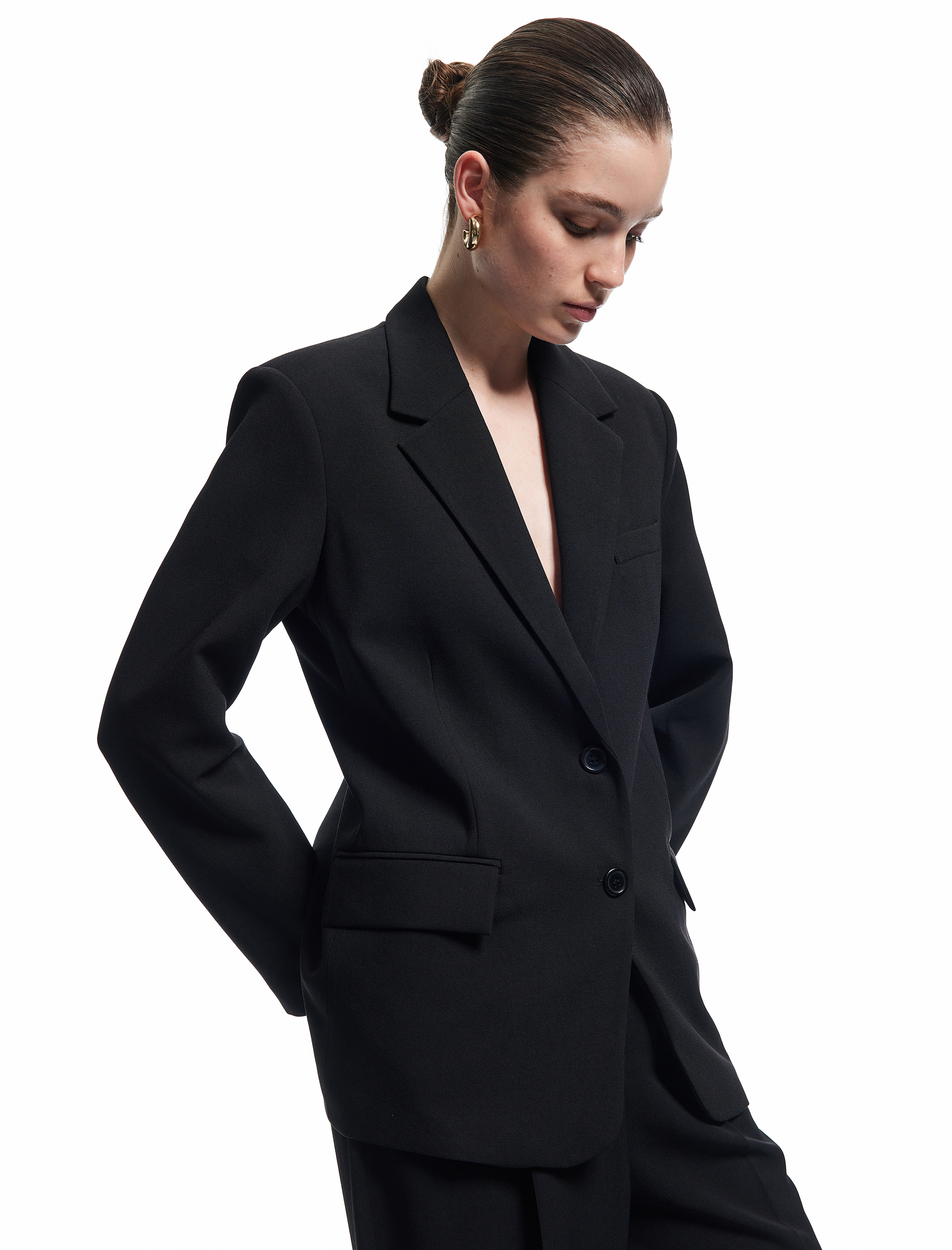   Krep Kumaş Cepli Düğmeli Uzun Kollu Kruvaze Oversize Blazer Ceket