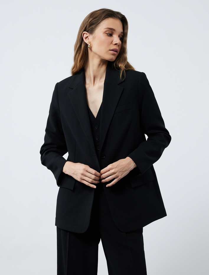  Krep Kumaş Cepli Düğmeli Uzun Kollu Kruvaze Oversize Blazer Ceket