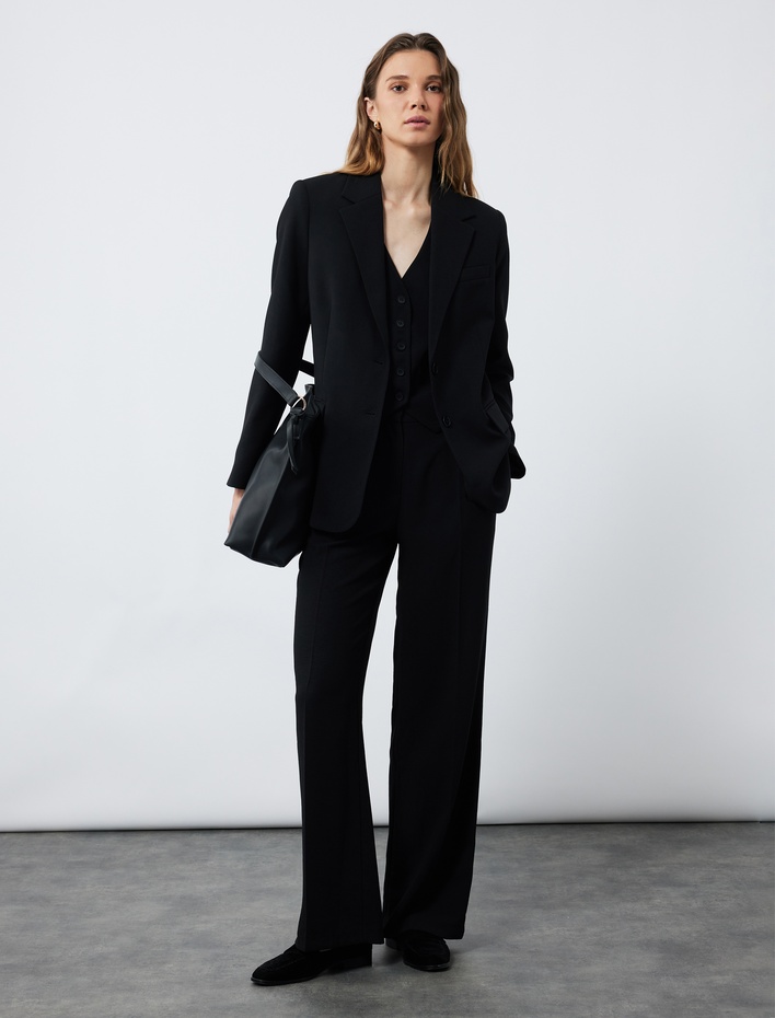  Krep Kumaş Cepli Düğmeli Uzun Kollu Kruvaze Oversize Blazer Ceket