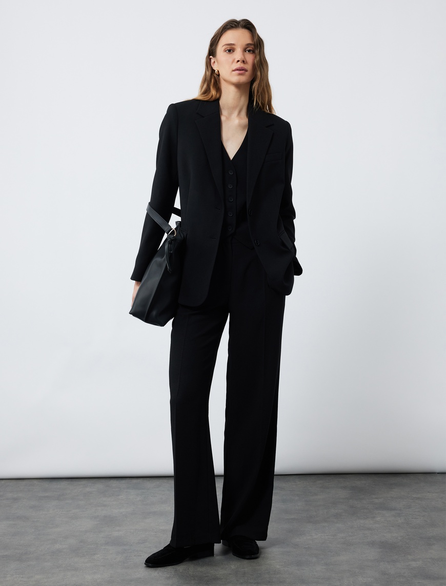   Krep Kumaş Cepli Düğmeli Uzun Kollu Kruvaze Oversize Blazer Ceket