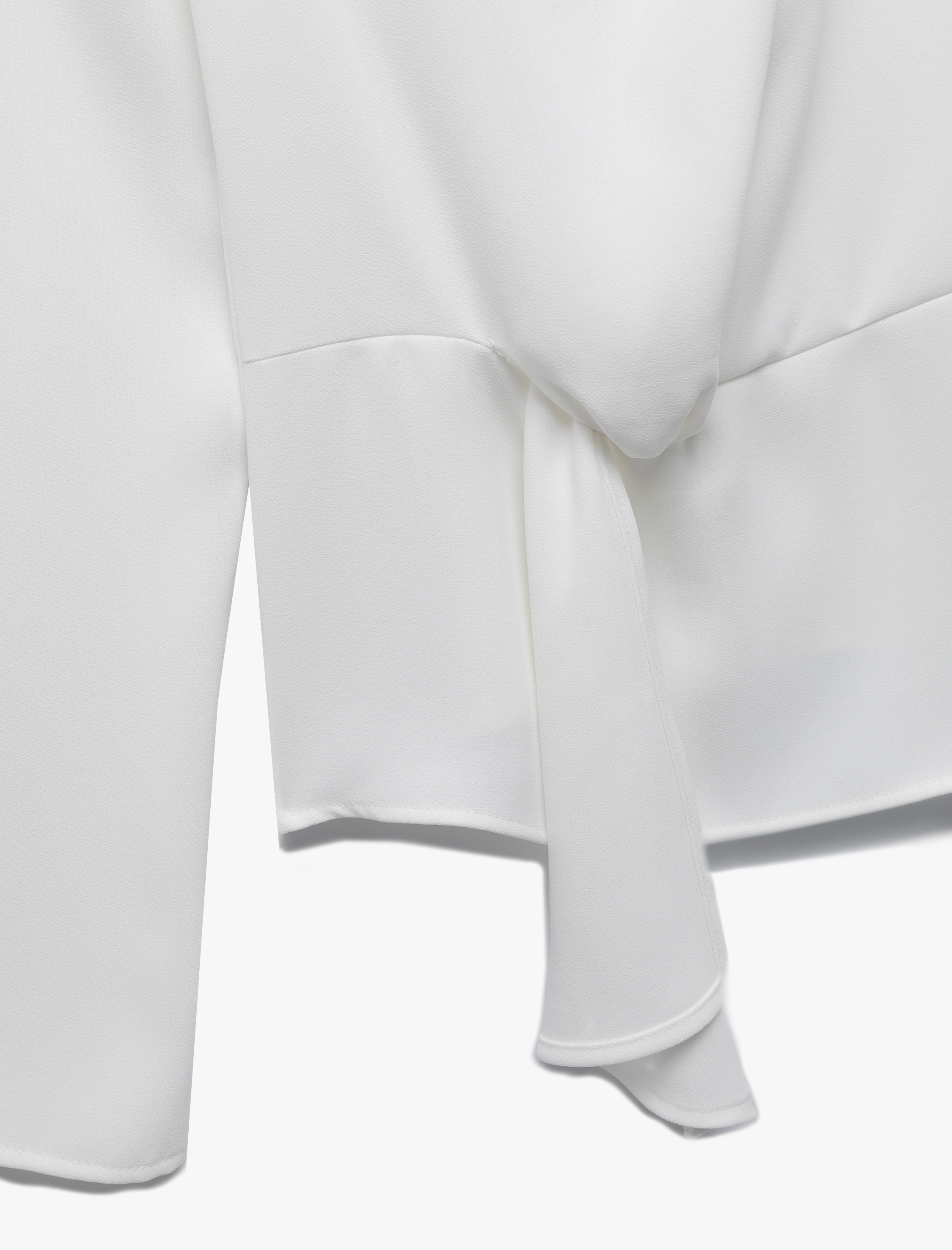   Uzun Kollu Düğüm Detaylı Dik Yaka Bluz