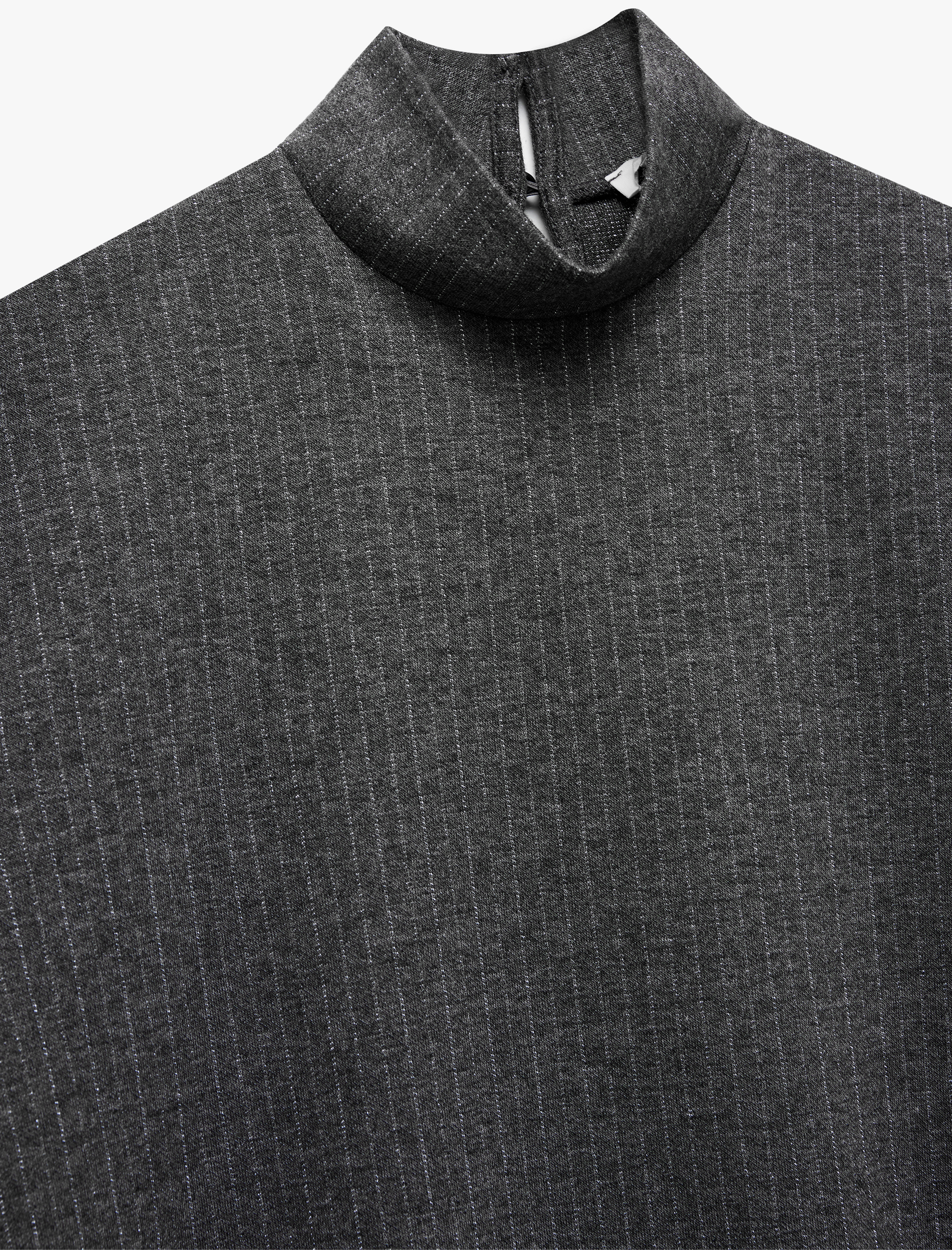   Metalik İplik Detaylı Simli Kısa Kollu Dik Yaka Tişört