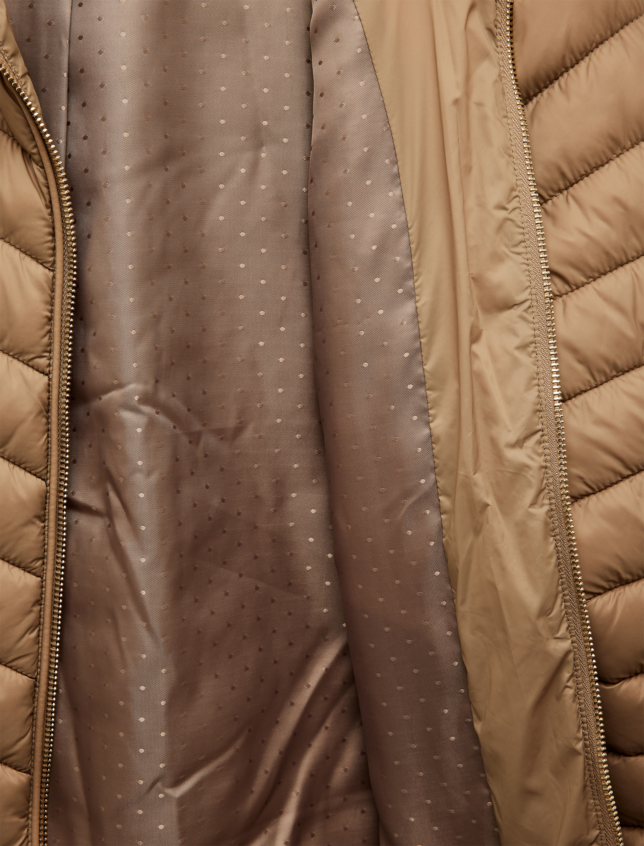   Uzun Kollu Cepli Fermuarlı Su İtici Kapüşonlu Şişme Mont