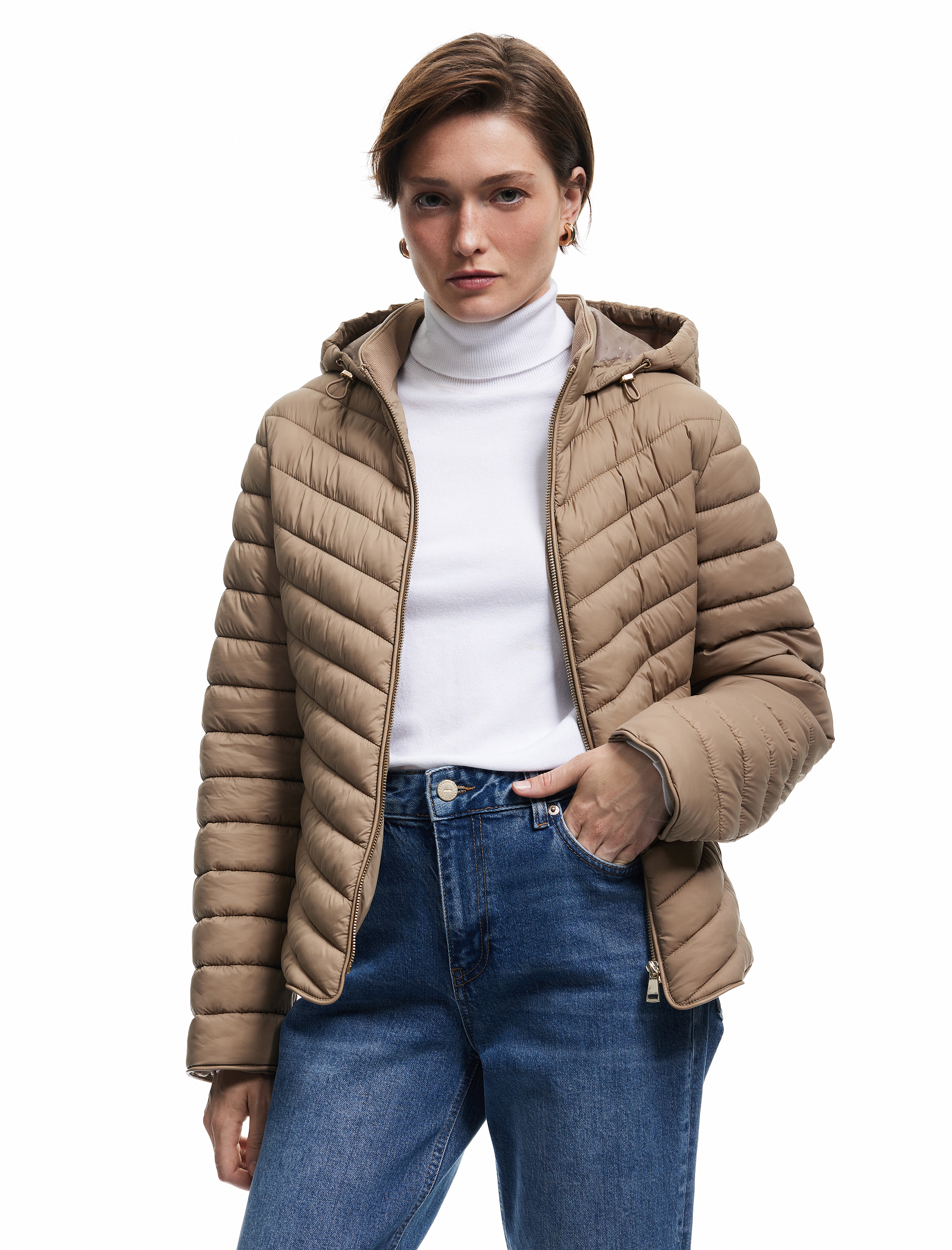   Uzun Kollu Cepli Fermuarlı Su İtici Kapüşonlu Şişme Mont