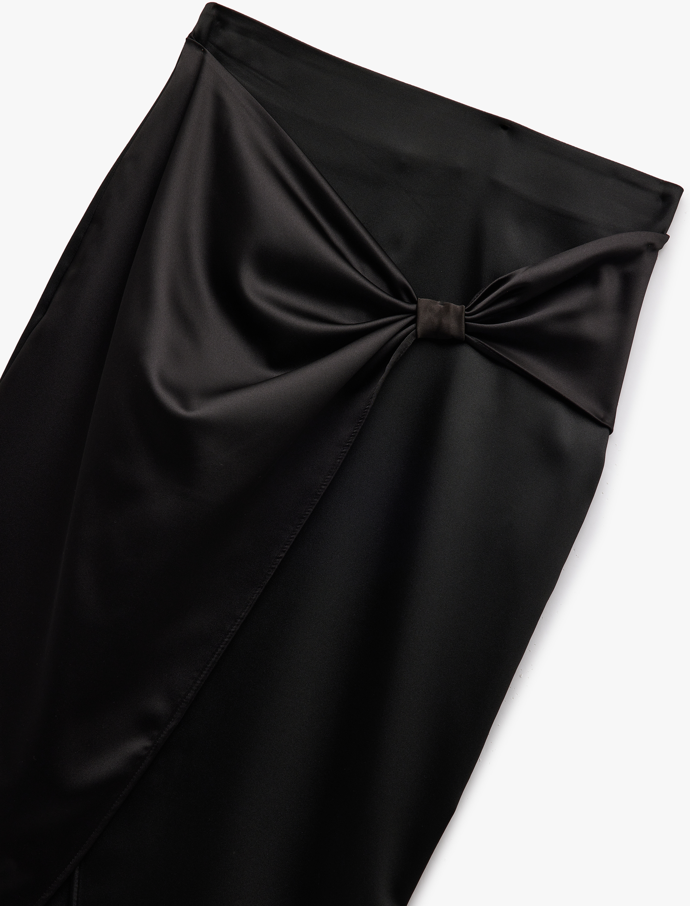   Kruvaze Yırtmaç Detaylı Slim Fit Saten Midi Etek