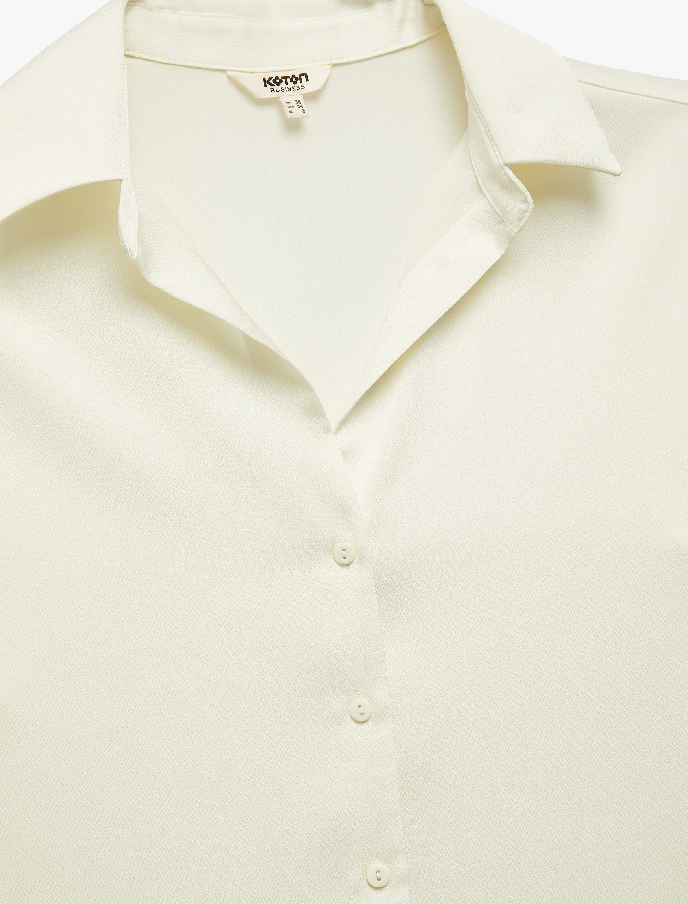   Rahat Kalıp Uzun Kollu Klasik Yaka Saten Gömlek