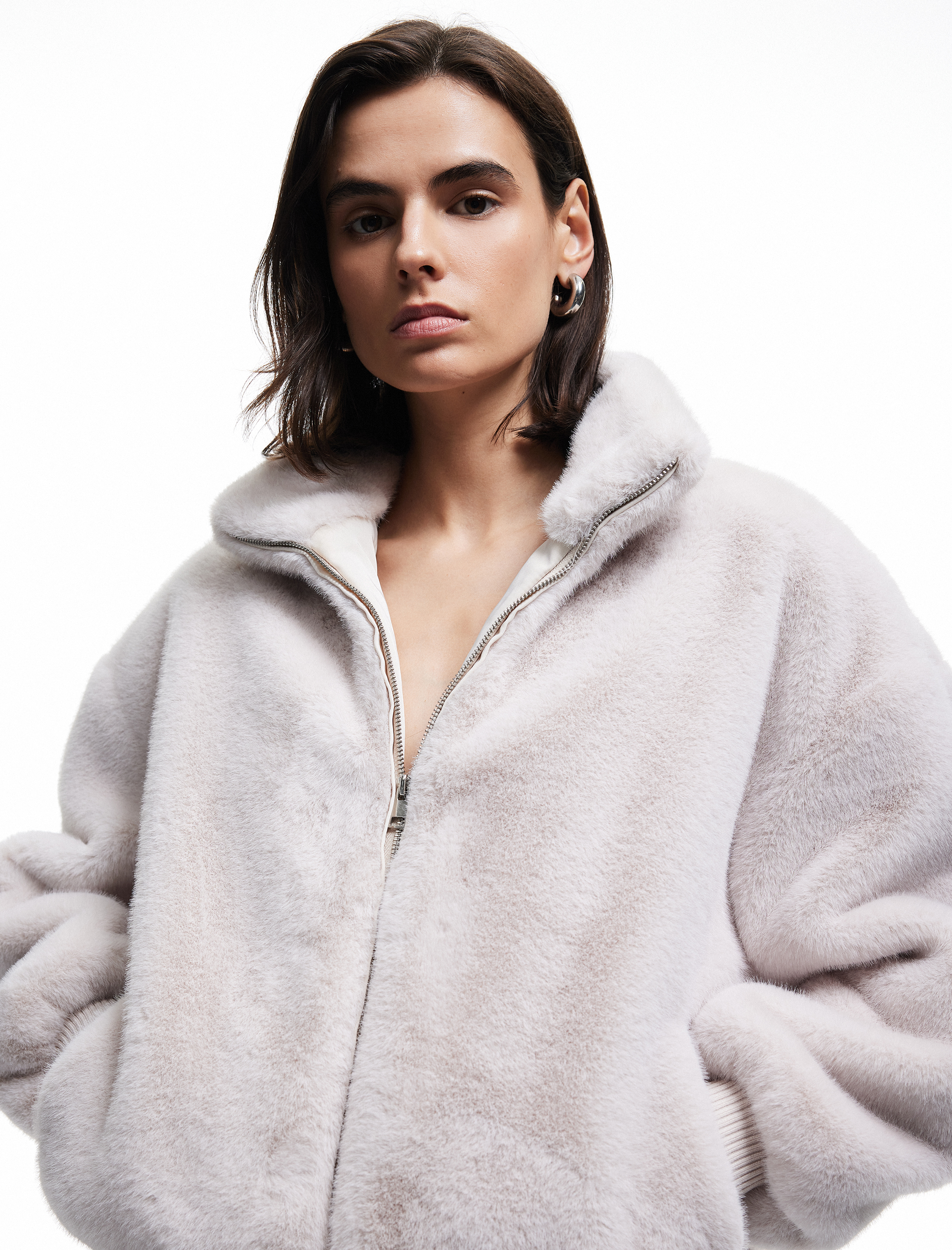   Fermuarlı Dik Yaka Cepli Suni Kürk Peluş Oversize Crop Mont