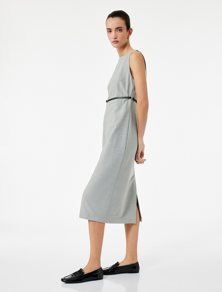  Slim Fit Kolsuz Bisiklet Yaka Kemerli Midi Boy Kalem Elbise