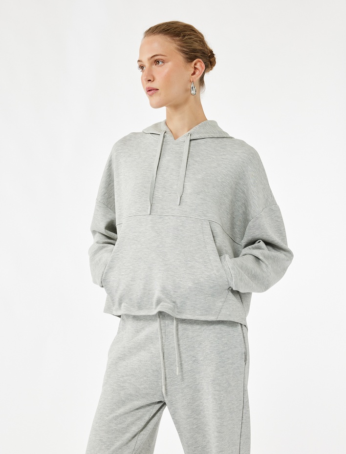  Regular Fit Kanguru Cepli Uzun Kollu Kapüşonlu Sweatshirt