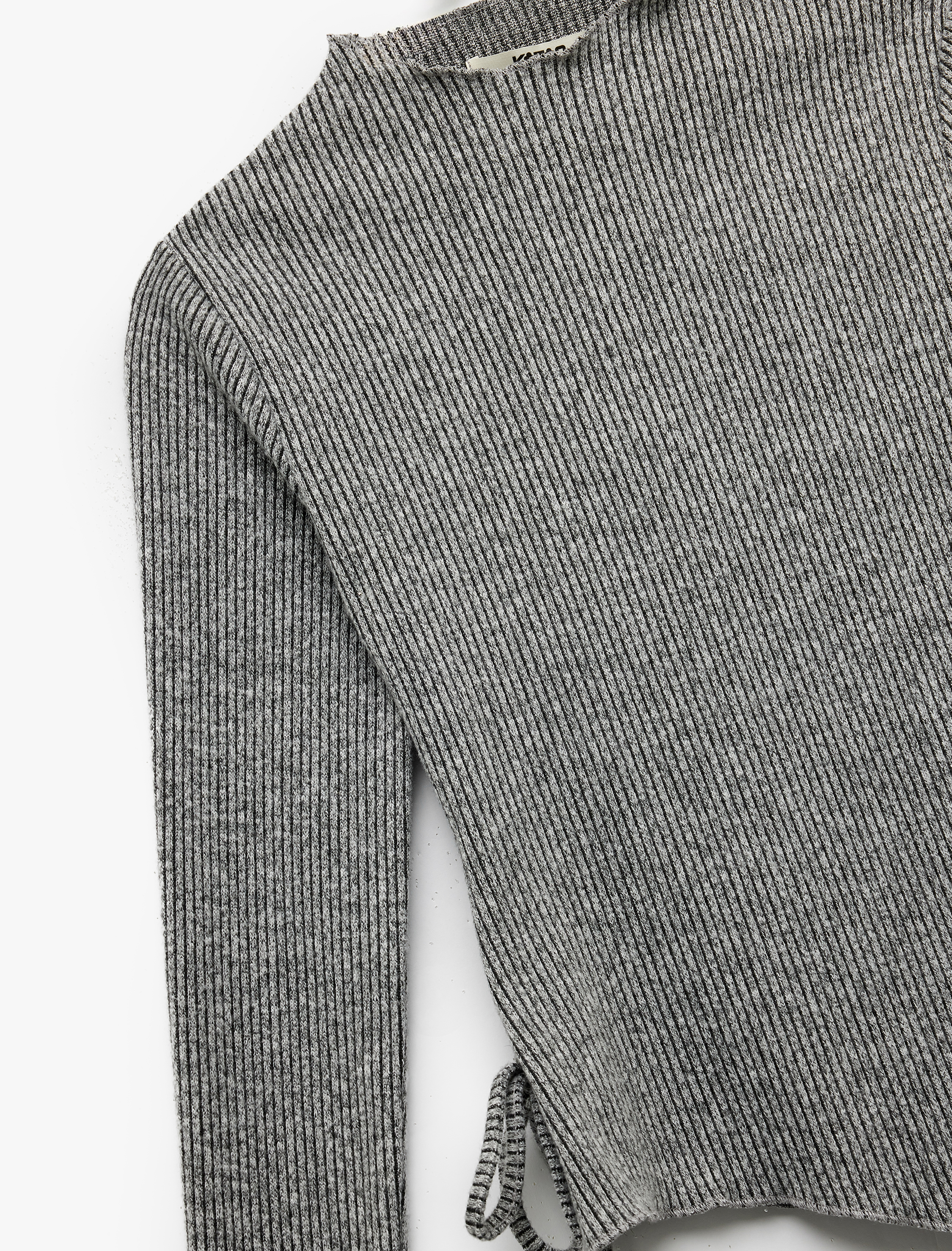   Uzun Kollu Dik Yaka Asimetrik Bağlama Detaylı Bluz