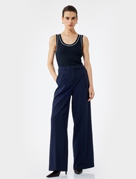 Renk Kontrastlı Kolsuz U Yaka Triko Atlet