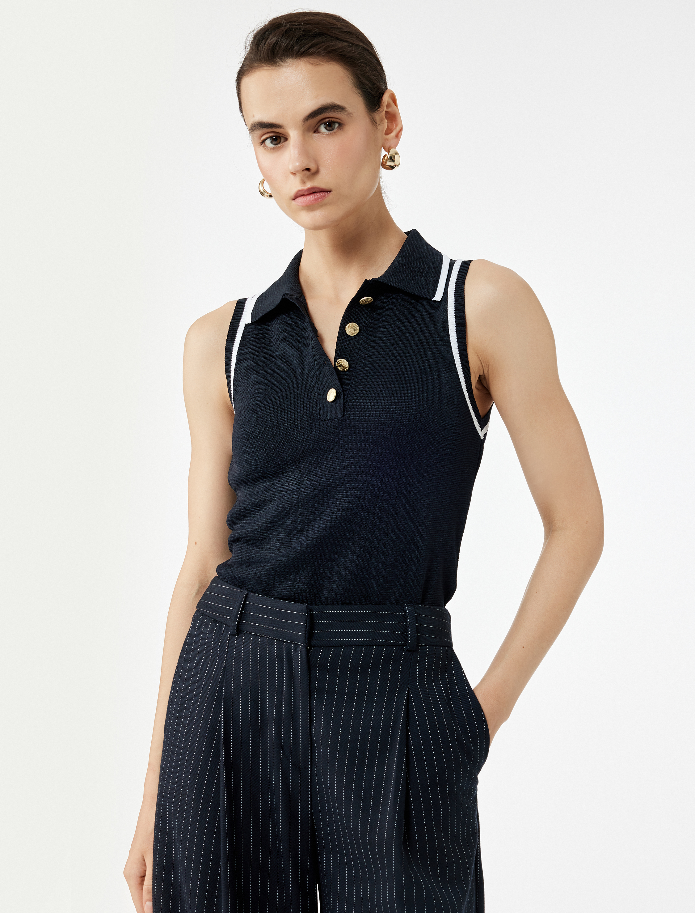   Regular Fit Düğmeli Kolsuz Polo Yaka Triko Bluz