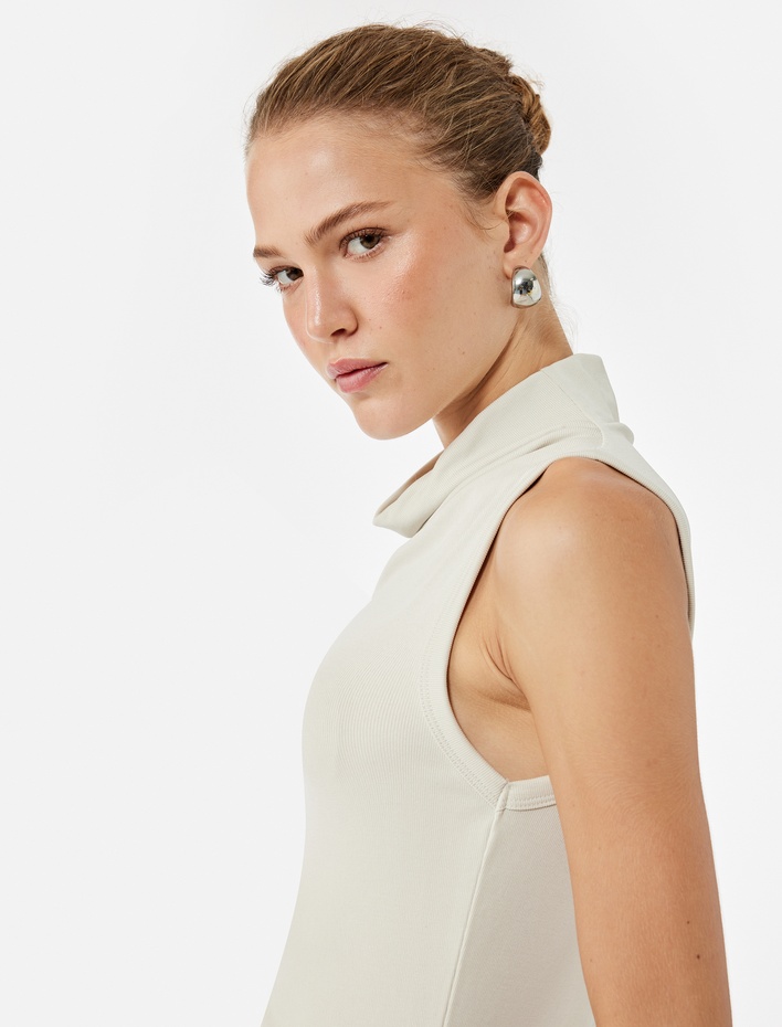  Modal Kumaş Slim Fit Dik Dökümlü Yaka Kolsuz Bluz