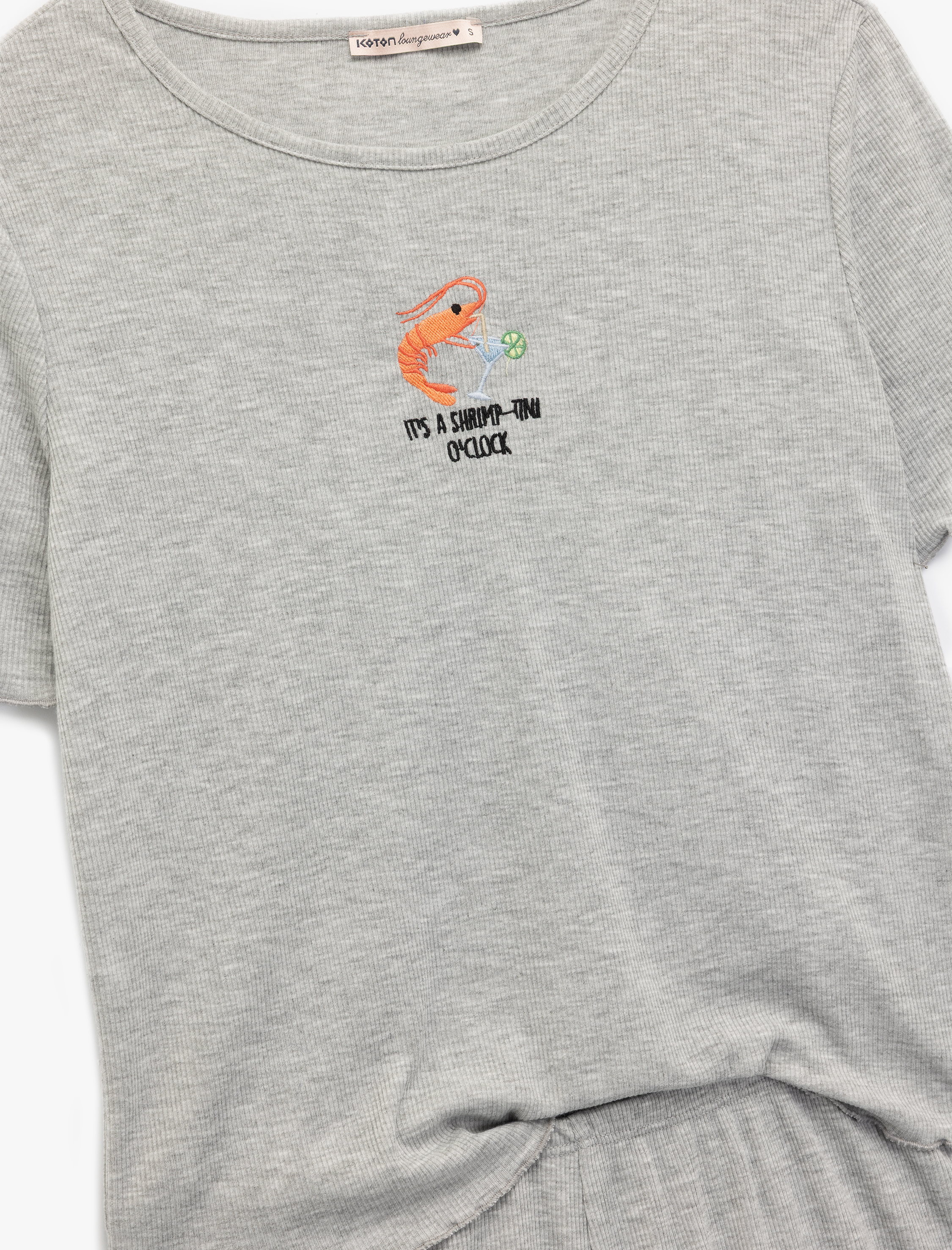   Rahat Kalıp Kısa Kollu Bisiklet Yaka Nakışlı Şortlu Pijama Takımı