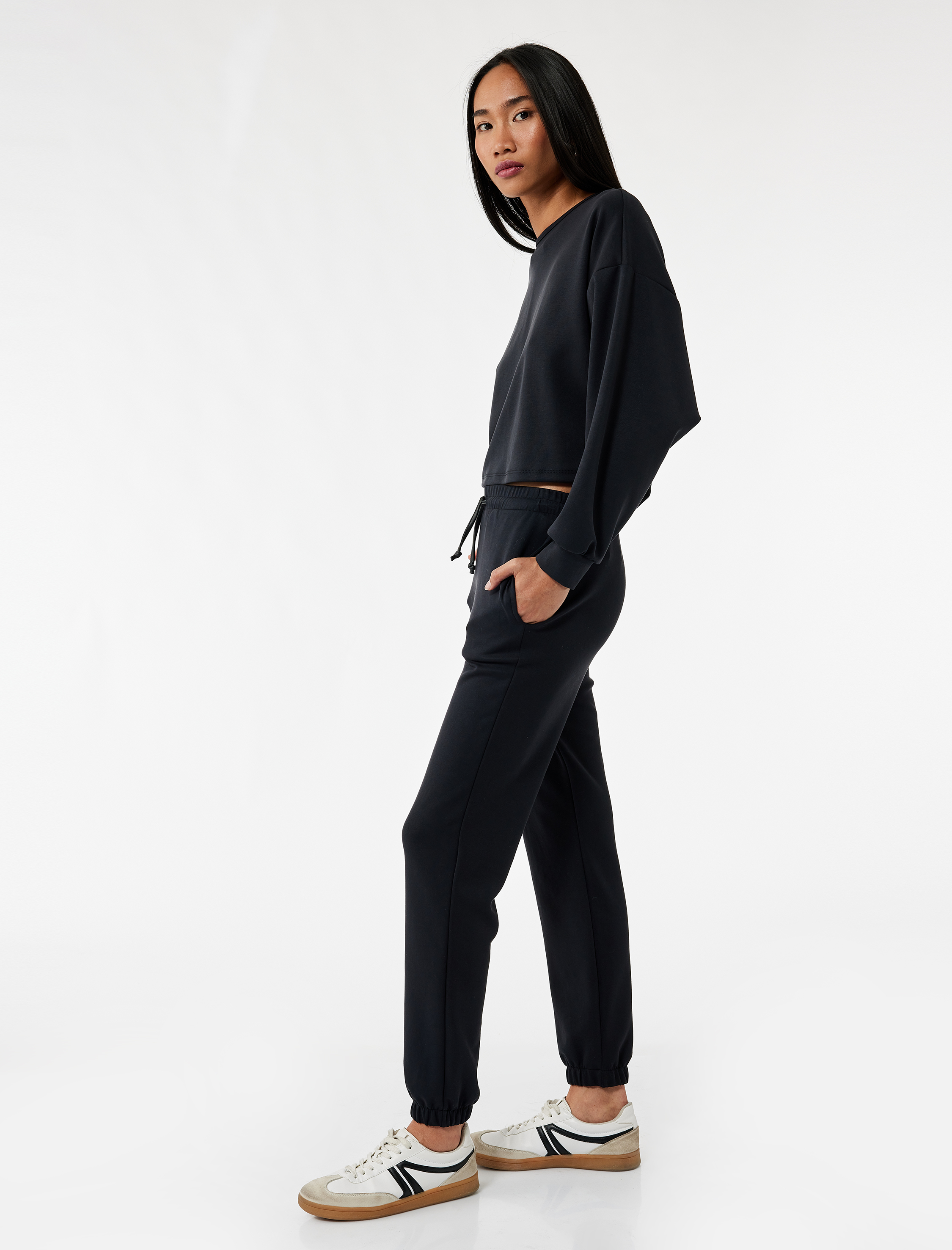   Modal Kumaş Cepli Beli Bağlamalı Jogger Pantolon