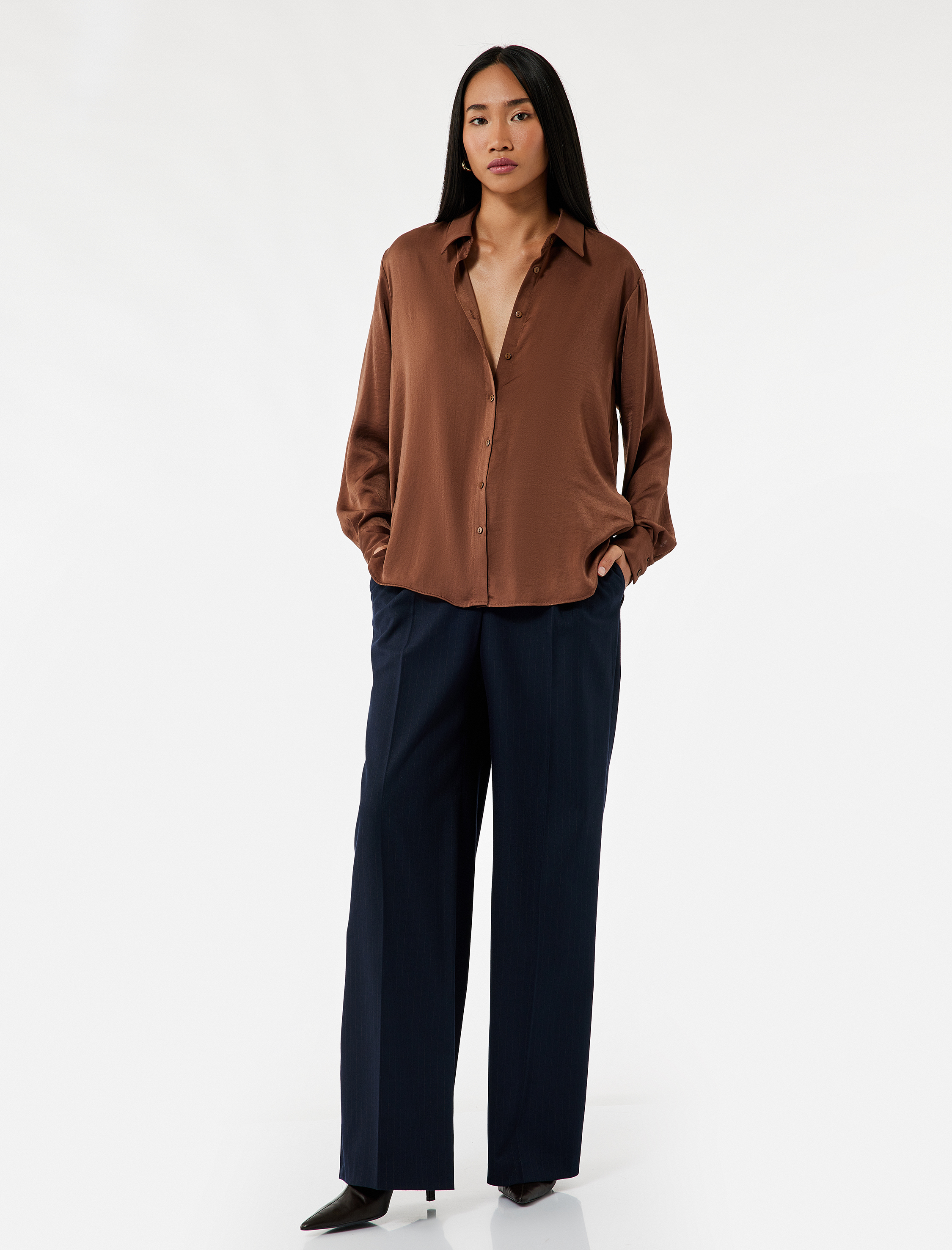   Klasik Yaka Uzun Kollu Saten Gömlek