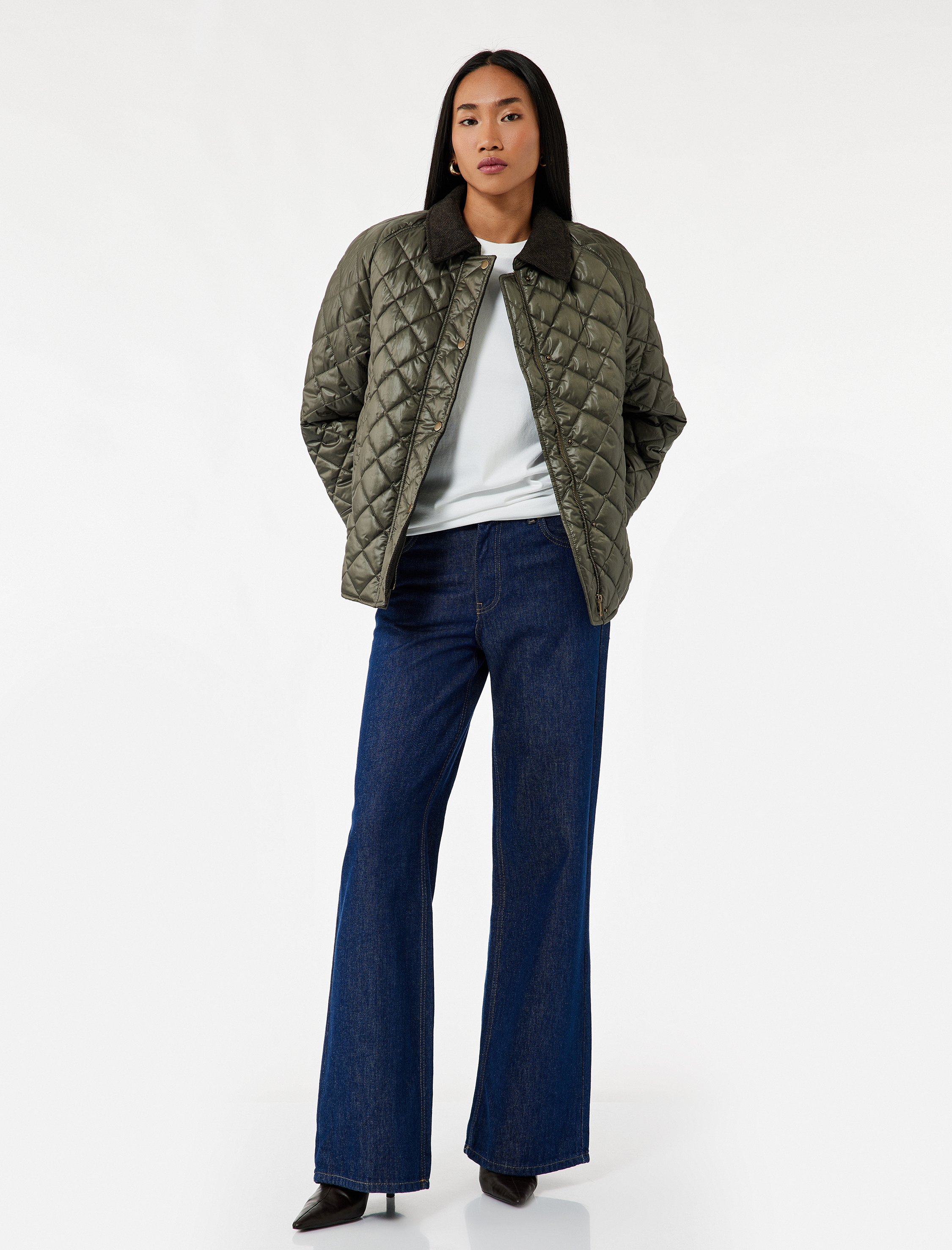   Cepli Fermuarlı Uzun Kollu Su İtici Kapitone Kısa Ceket