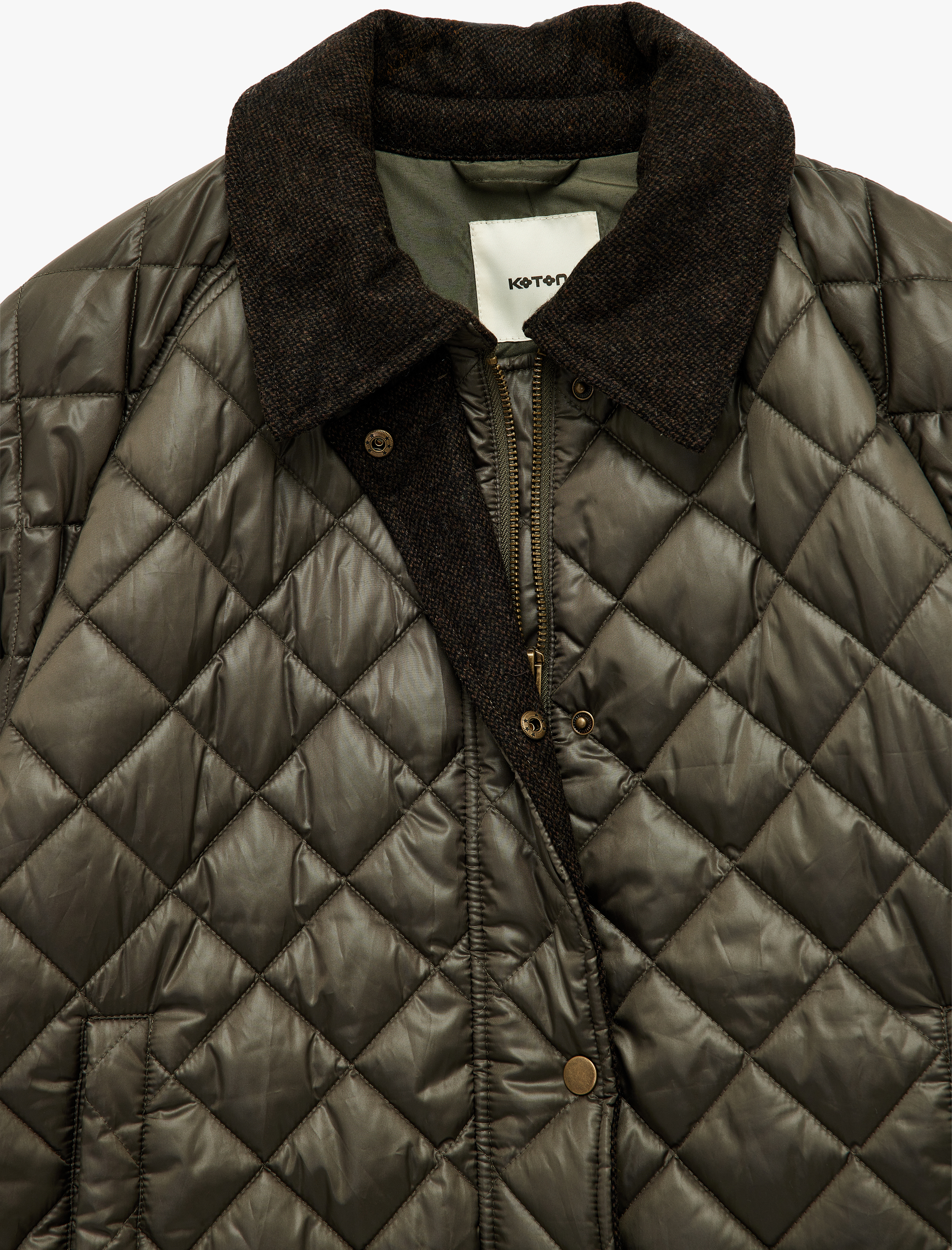   Cepli Fermuarlı Uzun Kollu Su İtici Kapitone Kısa Ceket