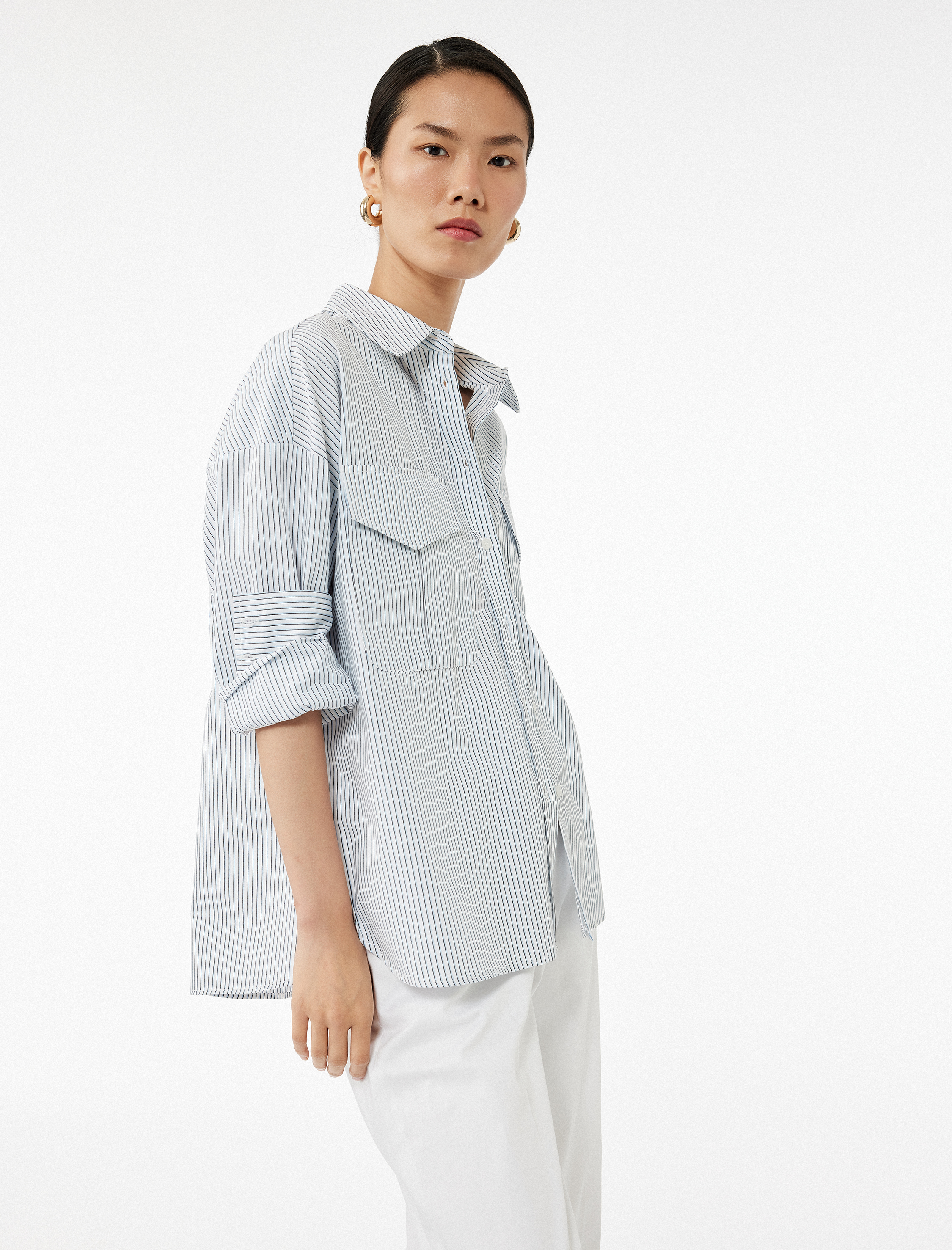   Regular Fit Pamuklu Uzun Kollu Klasik Yaka Kapaklı Çift Cep Detaylı Gömlek