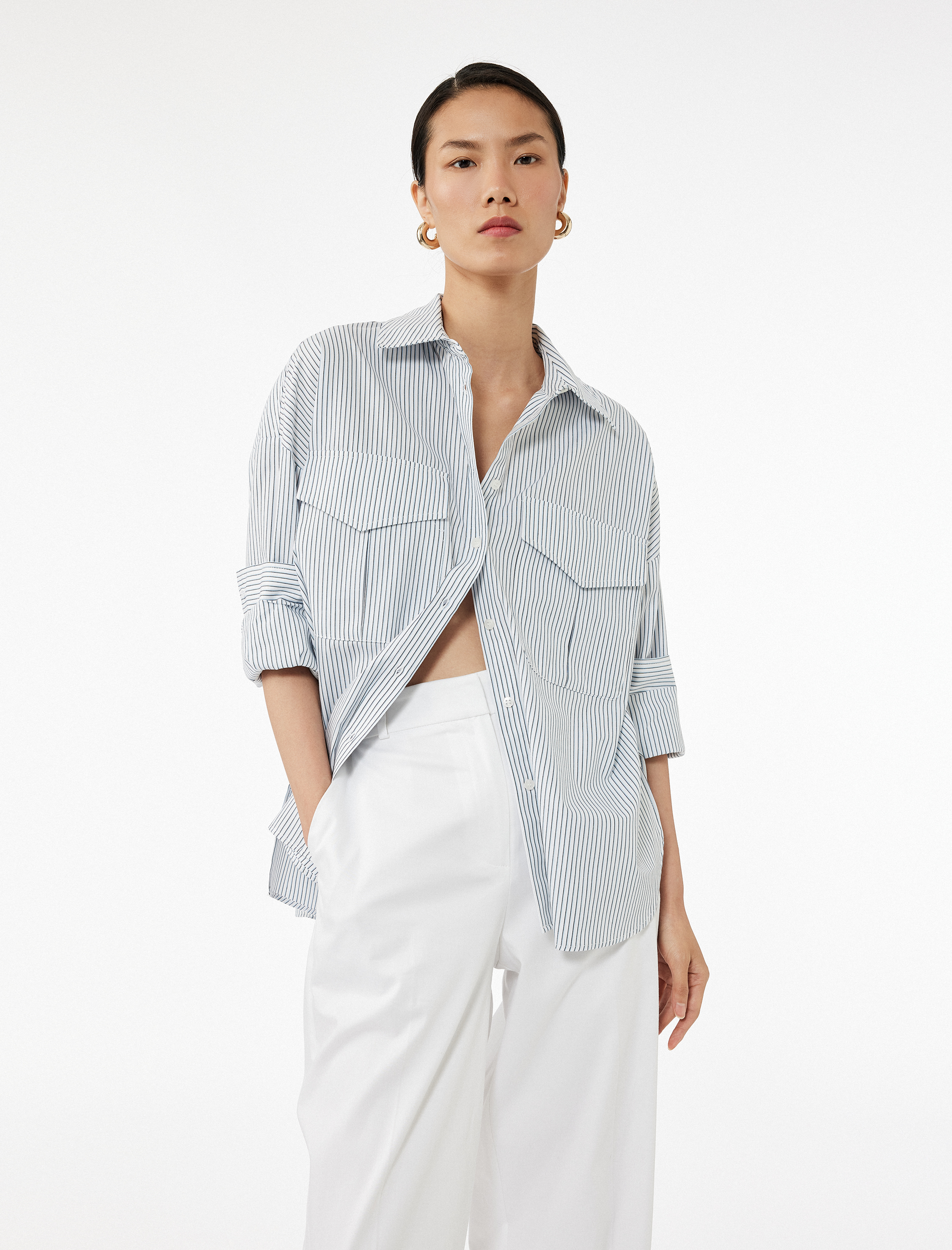   Regular Fit Pamuklu Uzun Kollu Klasik Yaka Kapaklı Çift Cep Detaylı Gömlek