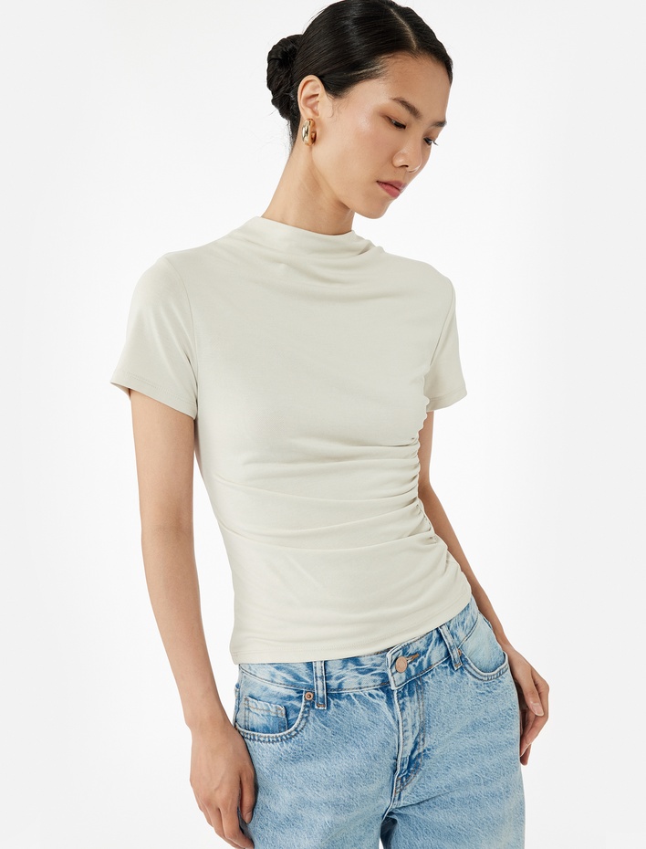  Slim Fit Büzgülü Kısa Kollu Dik Yaka Bluz