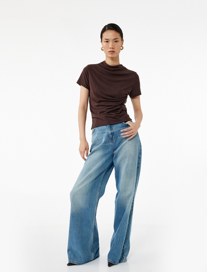  Slim Fit Büzgülü Kısa Kollu Dik Yaka Bluz