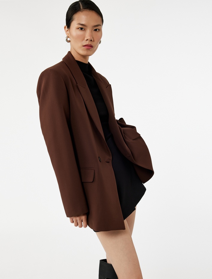  Uzun Kollu Kapaklı Cep Detaylı Oversize Kruvaze Blazer Ceket