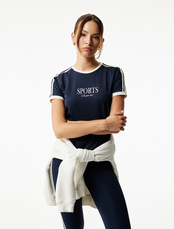  Kısa Kollu Bisiklet Yaka Biyeli Baskılı Spor Tişört