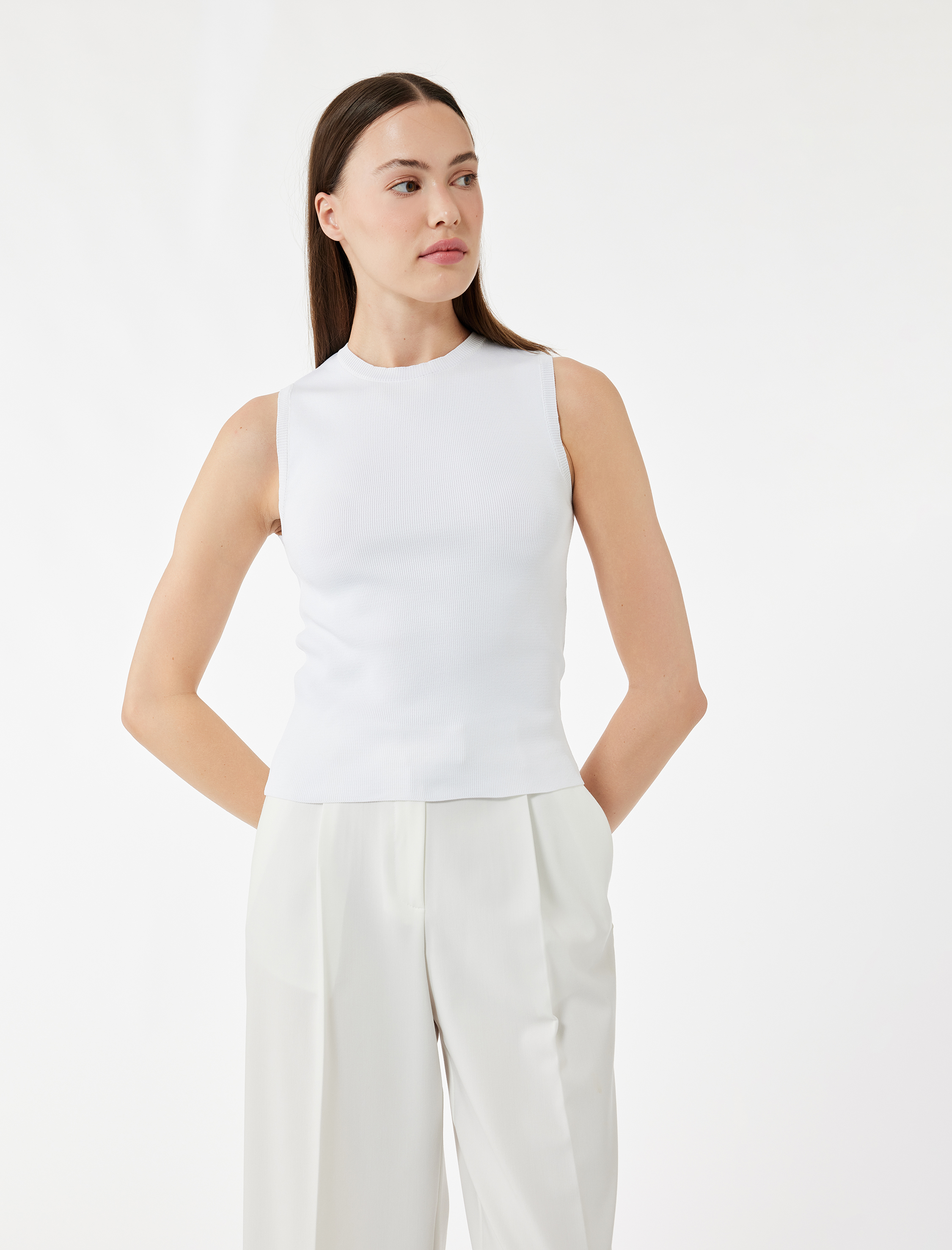   Regular Fit Bisiklet Yaka Kolsuz Triko Bluz