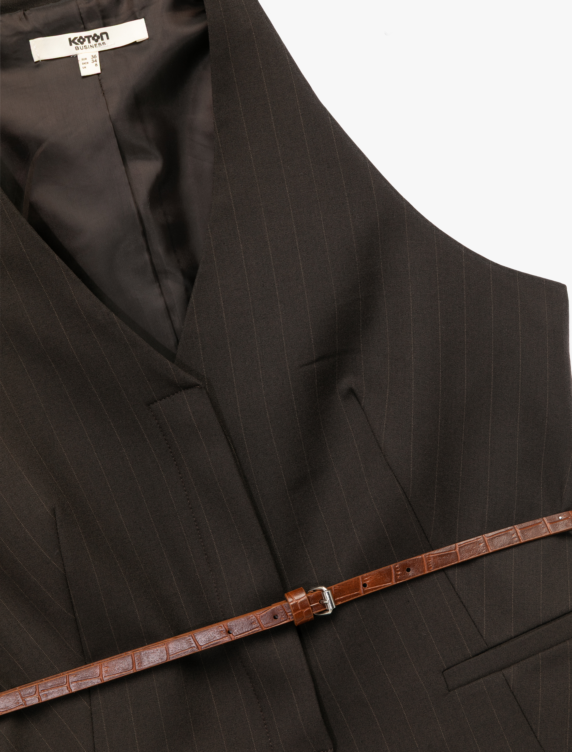   Kolsuz Düğmeli Kemerli Halter Yaka Yelek