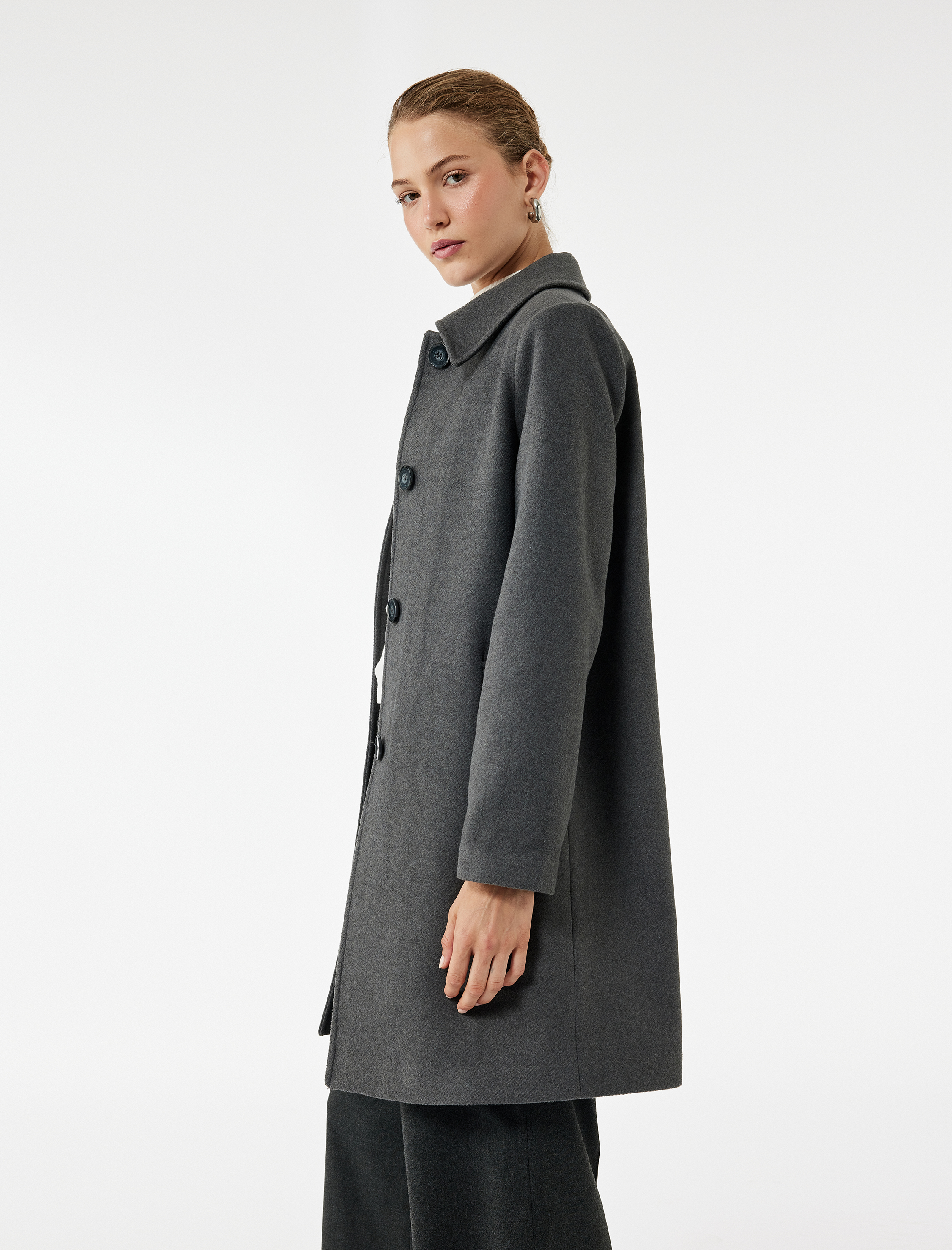   Düğmeli Uzun Kollu Klasik Yaka Cep Detaylı Kaşe Kaban