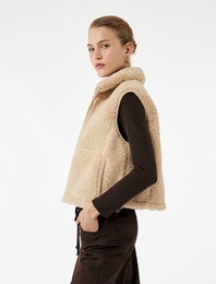 Dik Yaka Kolsuz Cepli Fermuarlı Peluş Crop Yelek