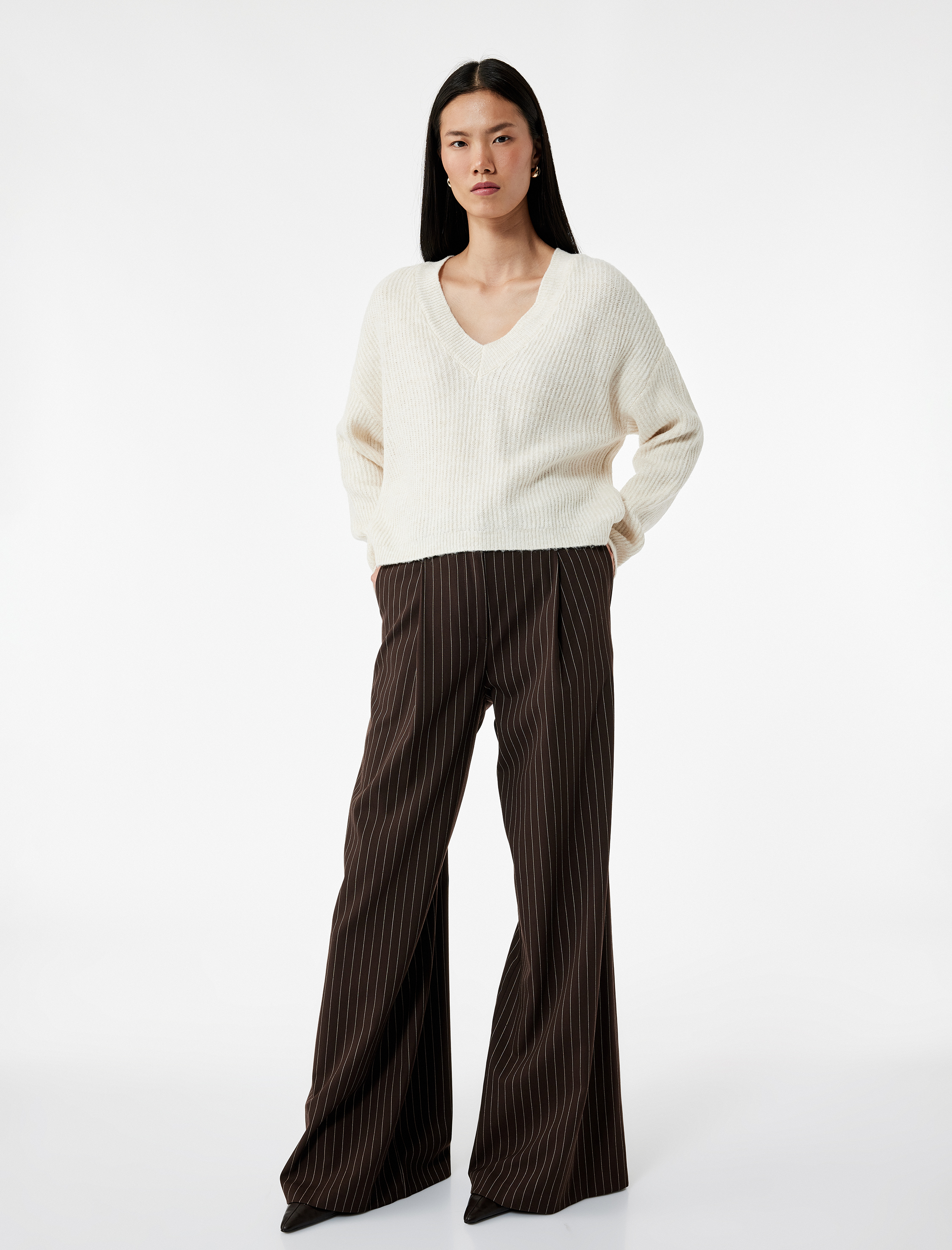   Uzun Kollu V Yaka Örgü Kazak