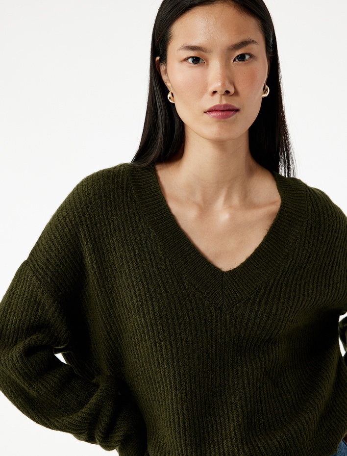  Uzun Kollu V Yaka Örgü Kazak