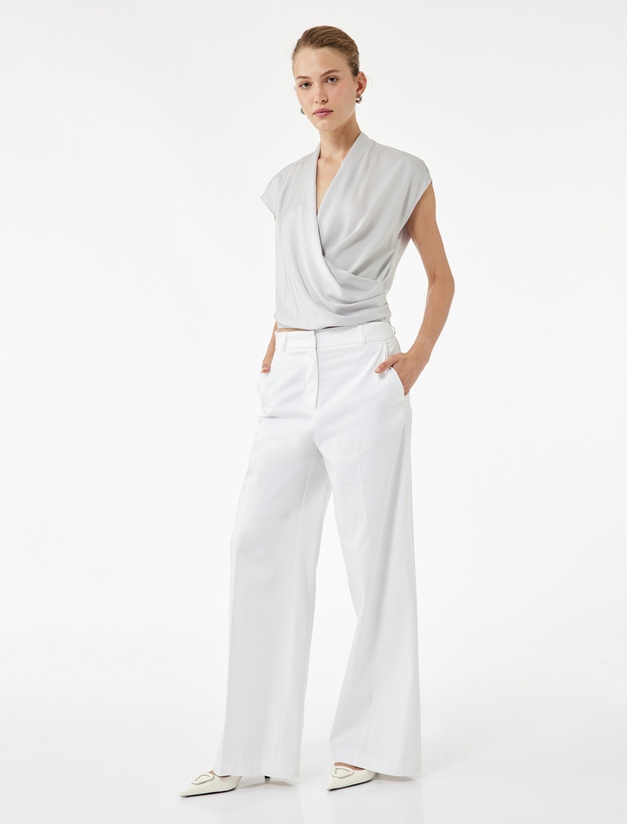  Regular Fit Dökümlü Drapeli Kolsuz Kruvaze Bluz