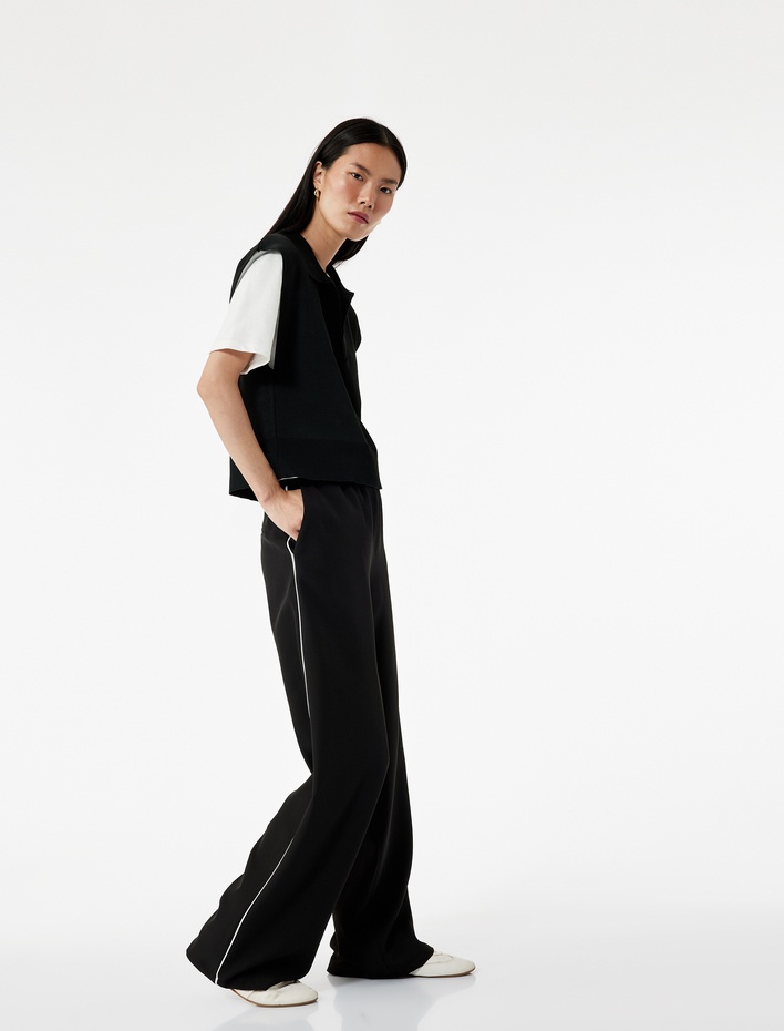  Yanları Şerit Detaylı Cepli Düz Bol Paça Eşofman Pantolon