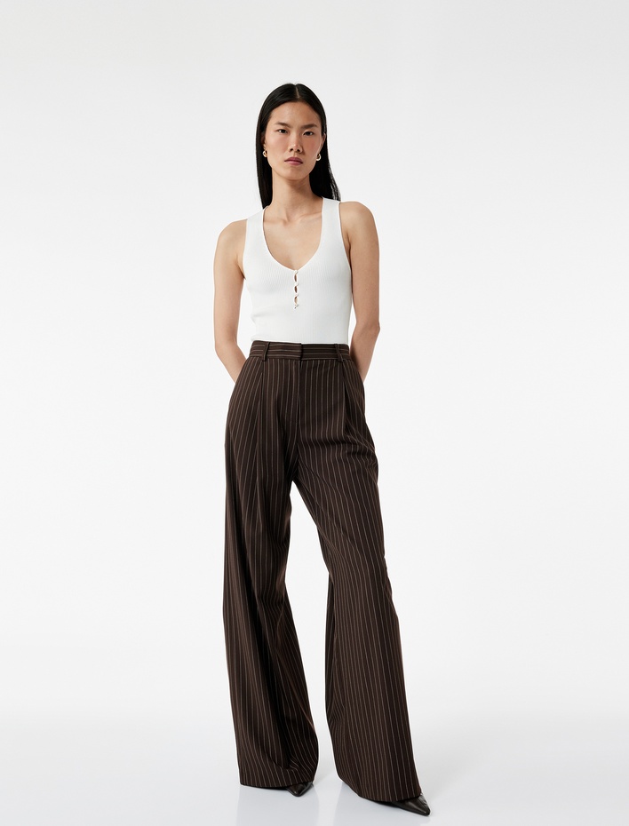  Düğmeli Derin V Yaka Kolsuz Triko Atlet