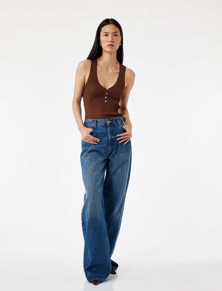  Düğmeli Derin V Yaka Kolsuz Triko Atlet