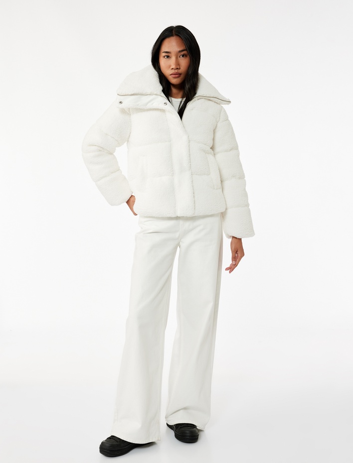  Uzun Kollu Cepli Fermuarlı Dik Yaka Detaylı Anorak Peluş Şişme Mont