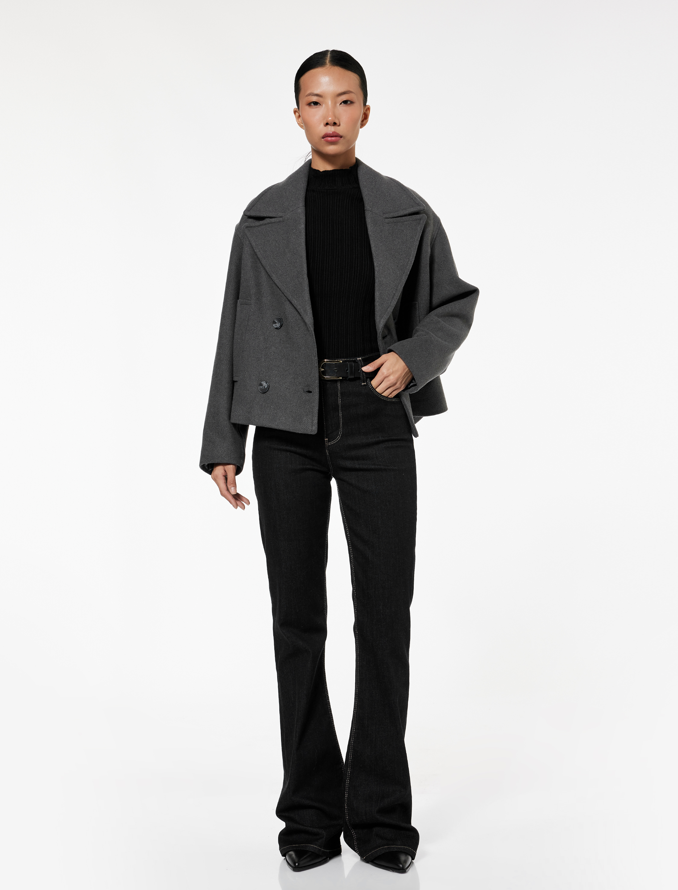   Uzun Kollu Cepli Düğmeli Kruvaze Kısa Kaşe Mont