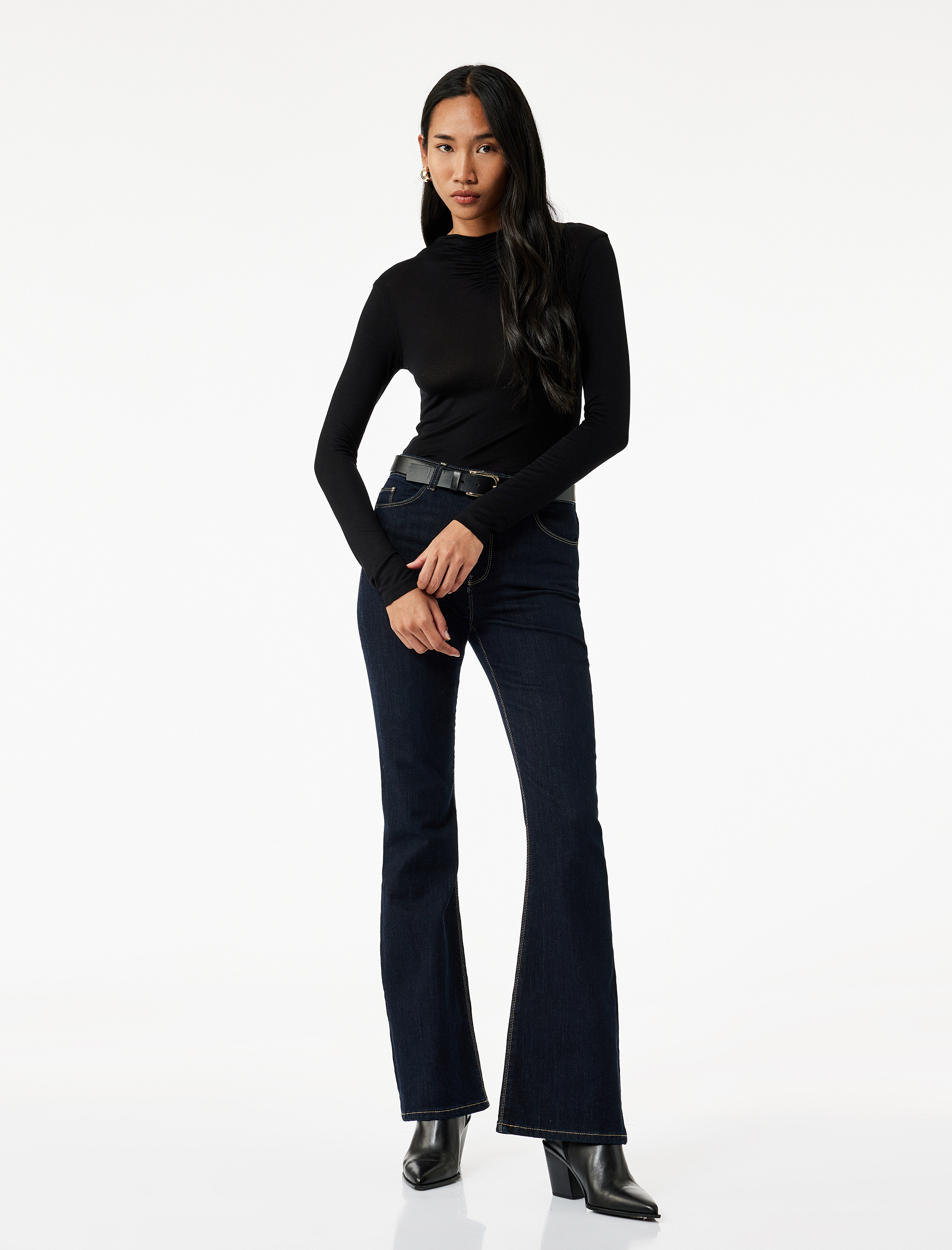   Slim Fit Uzun Kollu Drape Detaylı Dik Yaka Tişört