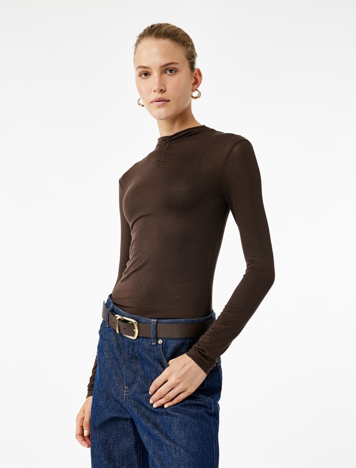  Slim Fit Uzun Kollu Drape Detaylı Dik Yaka Tişört