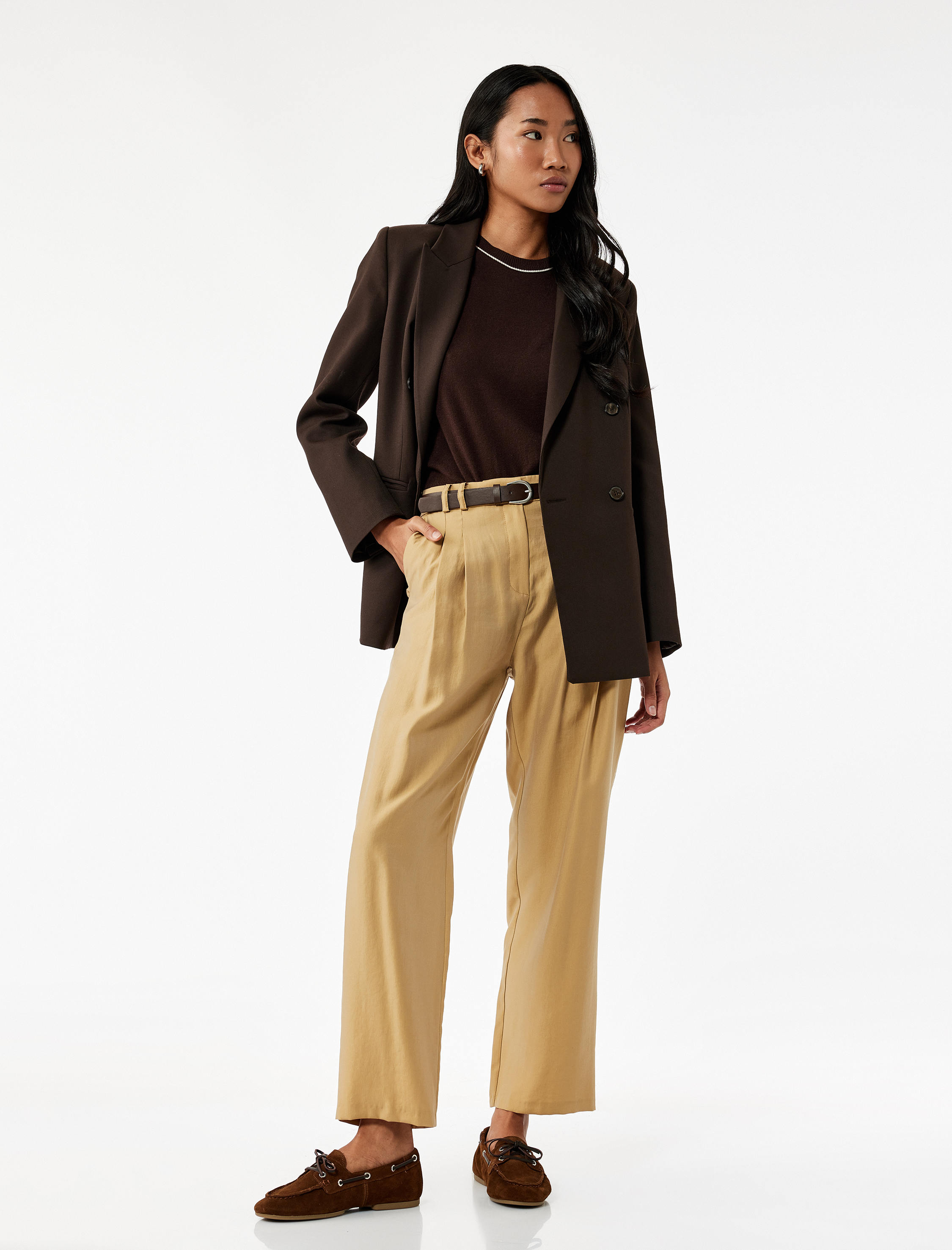   Modal Kumaş Pileli Cepli Kemerli Havuç Kesim Pantolon