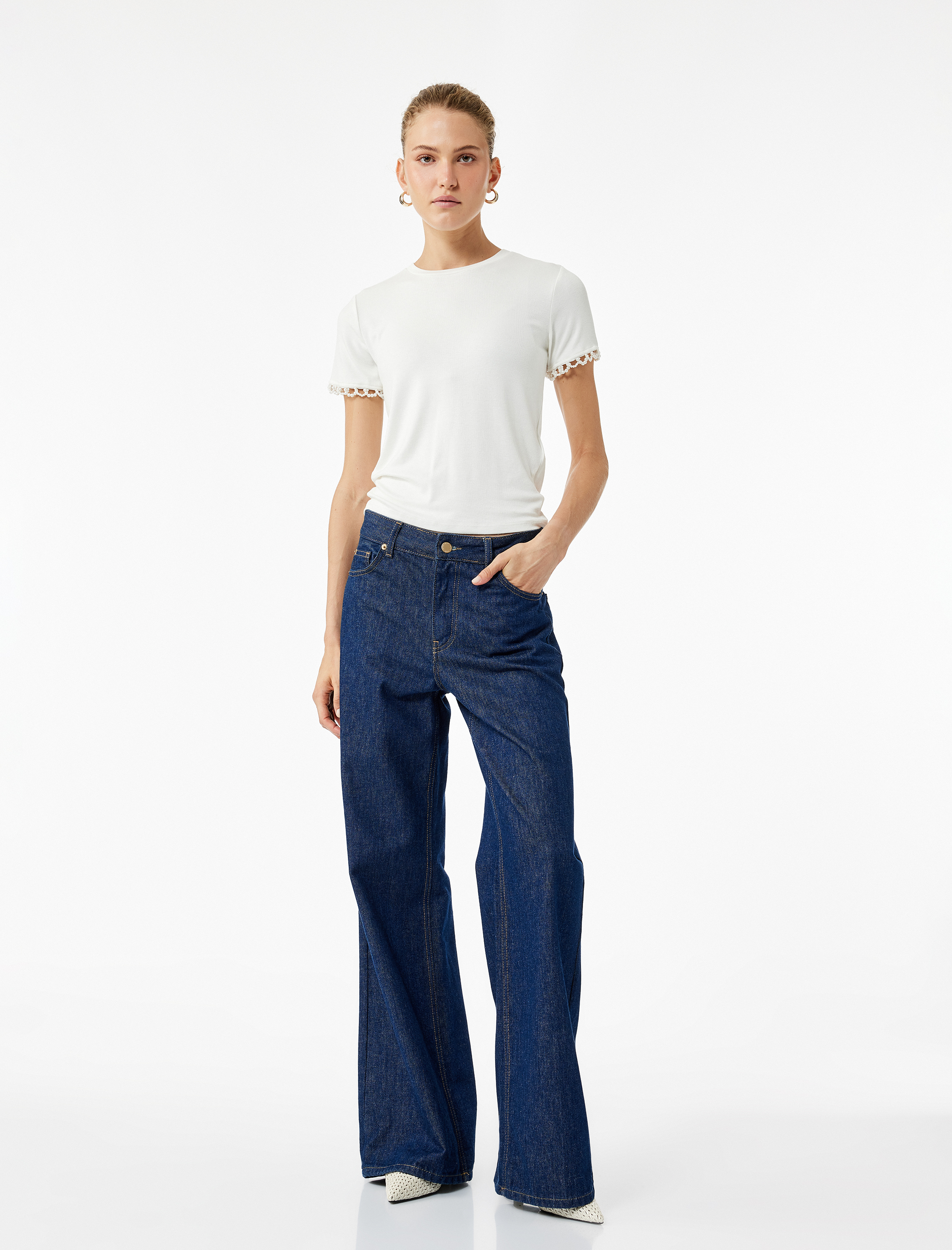 Viskon Kumaş Slim Fit İnci Detaylı Kısa Kollu Bisiklet Yaka Tişört